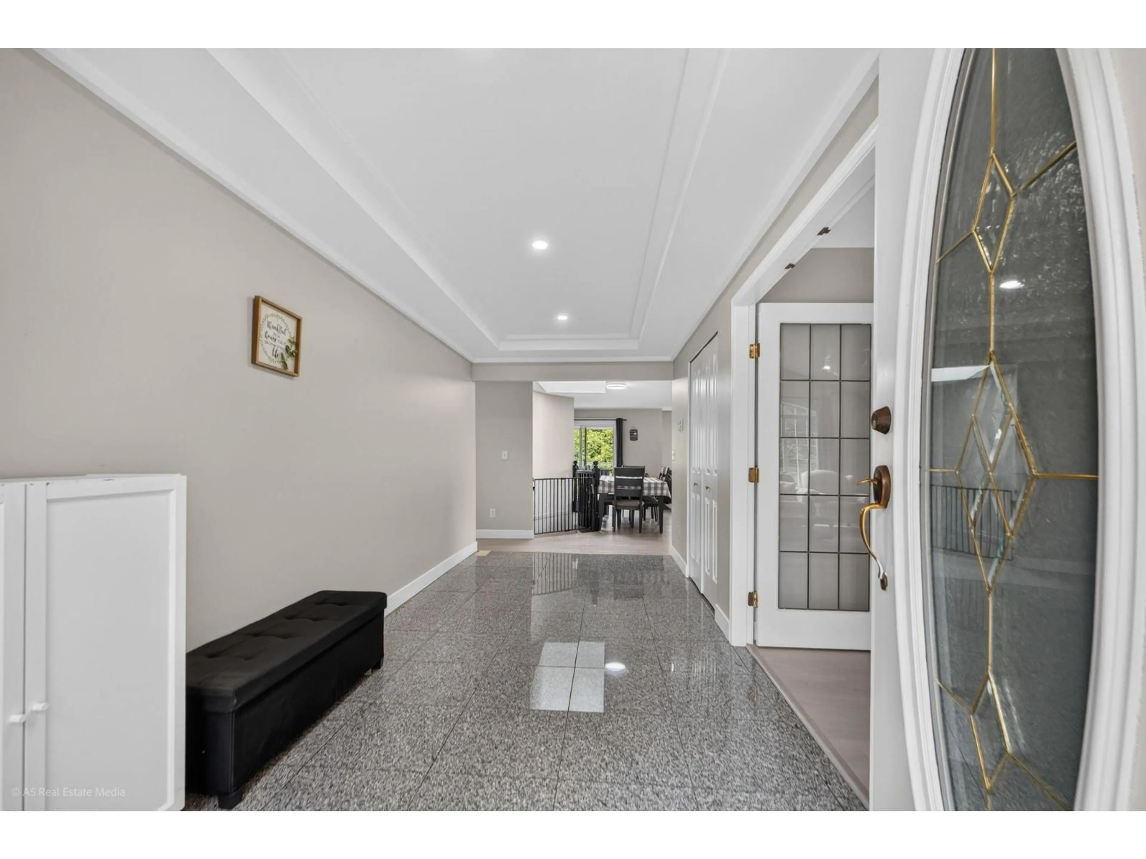 Indoor foyer for 9416 163A STREET, Surrey British Columbia V4N3C7