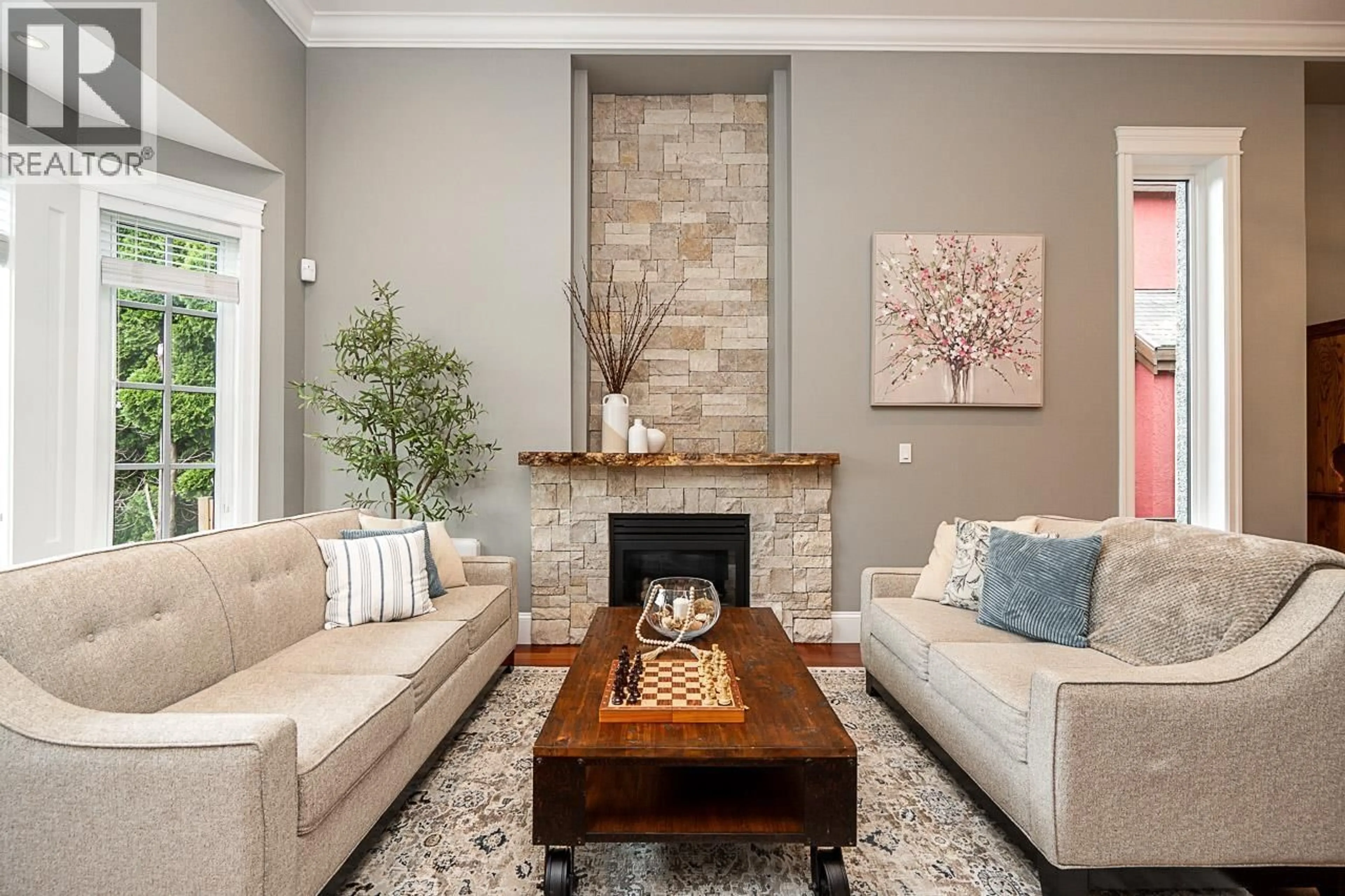 Living room with furniture, unknown for 836 SPRICE AVENUE, Coquitlam British Columbia V3J2P1