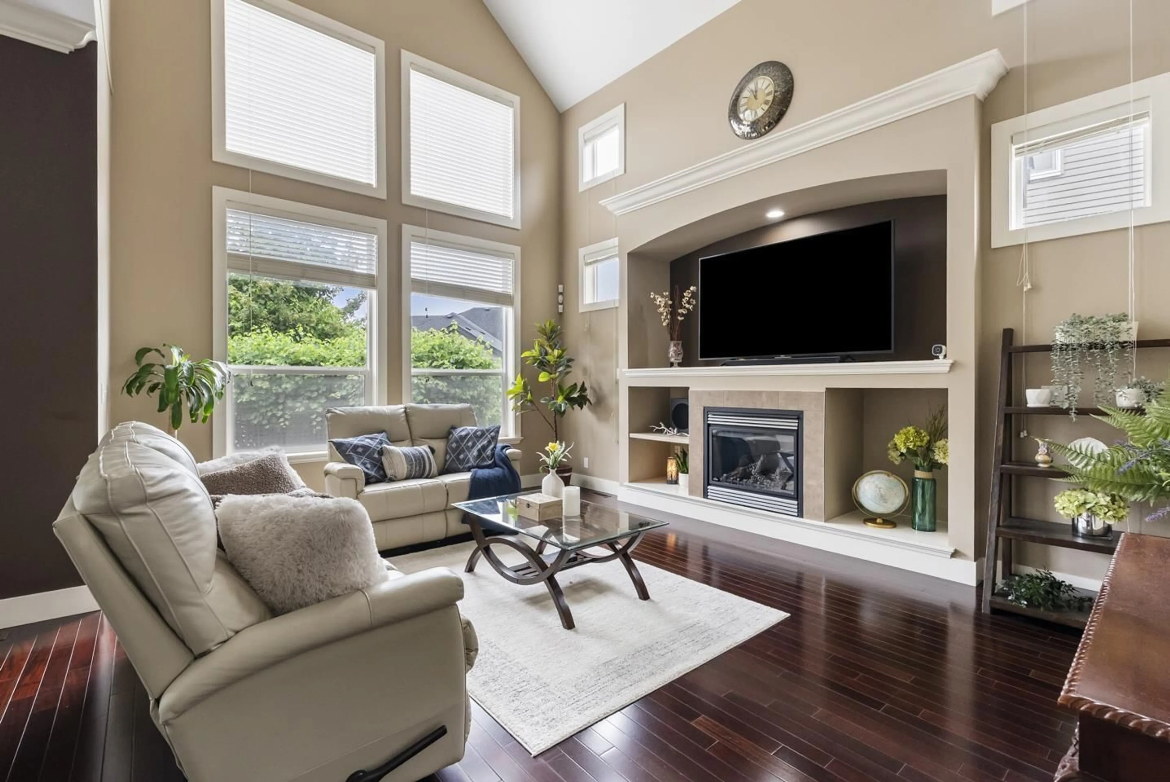 Living room with furniture, unknown for 6940 196B STREET, Langley British Columbia V2Y3A6