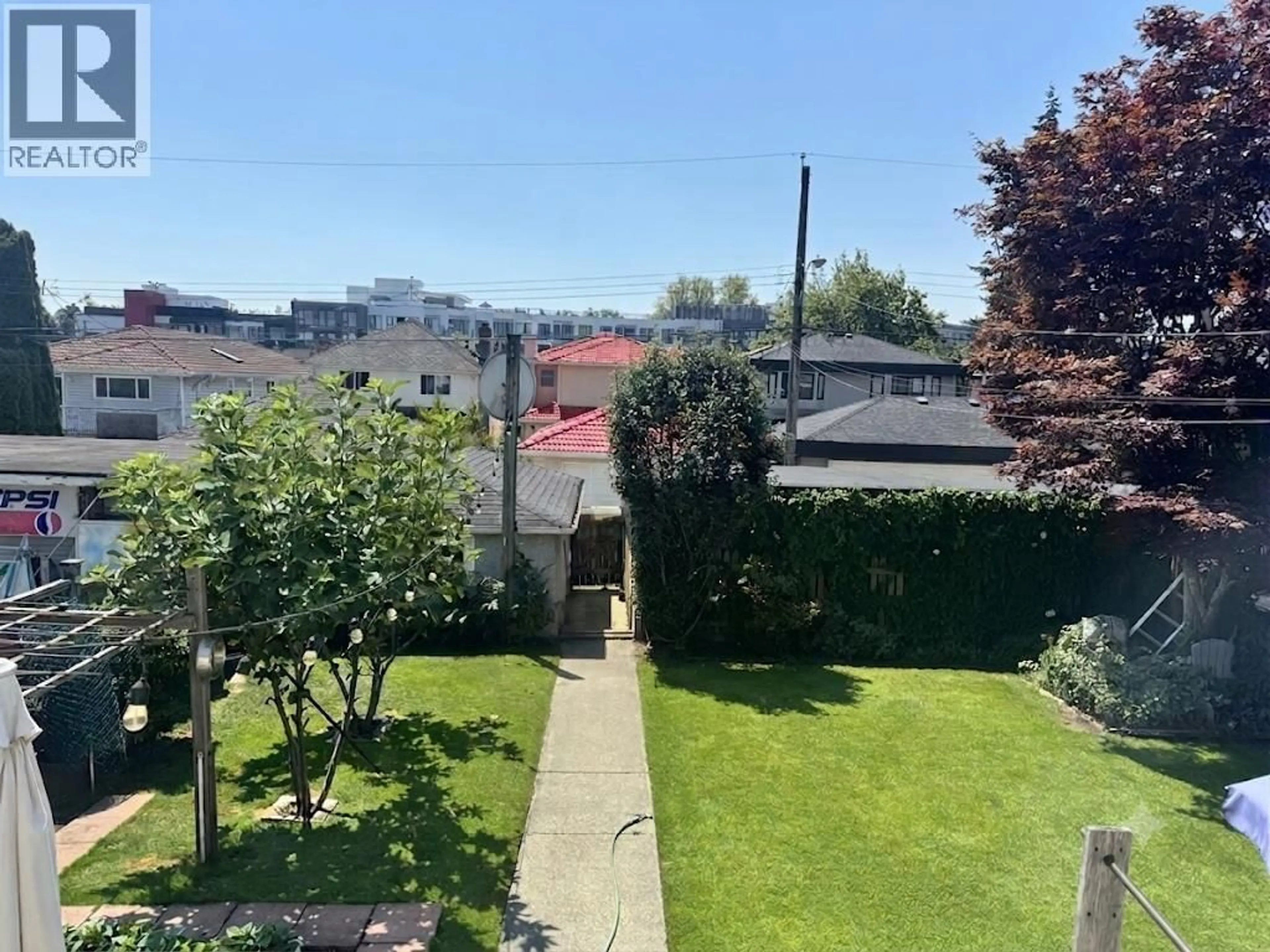 A pic from outside/outdoor area/front of a property/back of a property/a pic from drone, city buildings view from balcony for 156 47TH AVENUE, Vancouver British Columbia V5Y2X9
