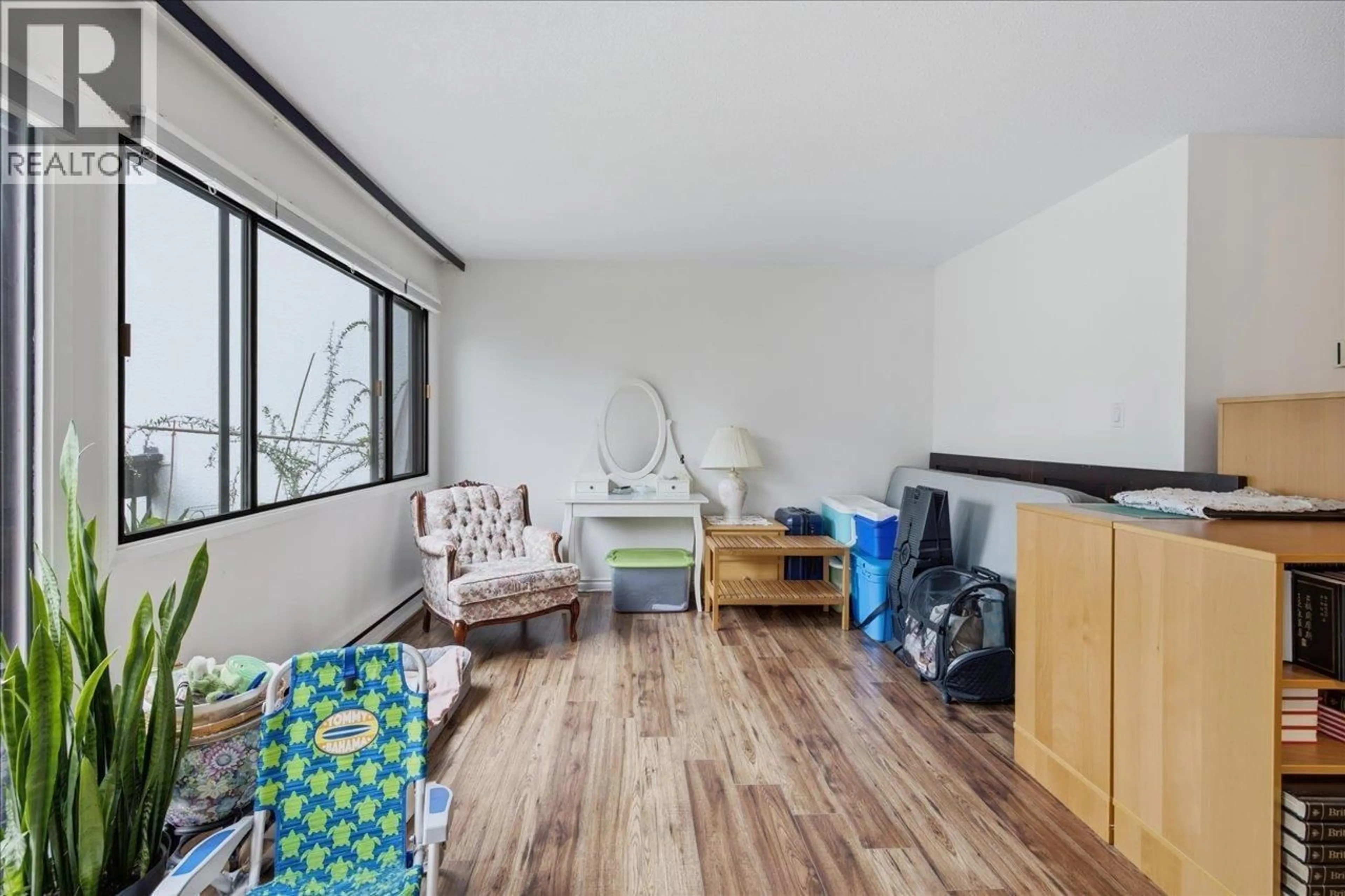 A pic of a room for 8 - 7363 MONTECITO DRIVE, Burnaby British Columbia V5A1R4