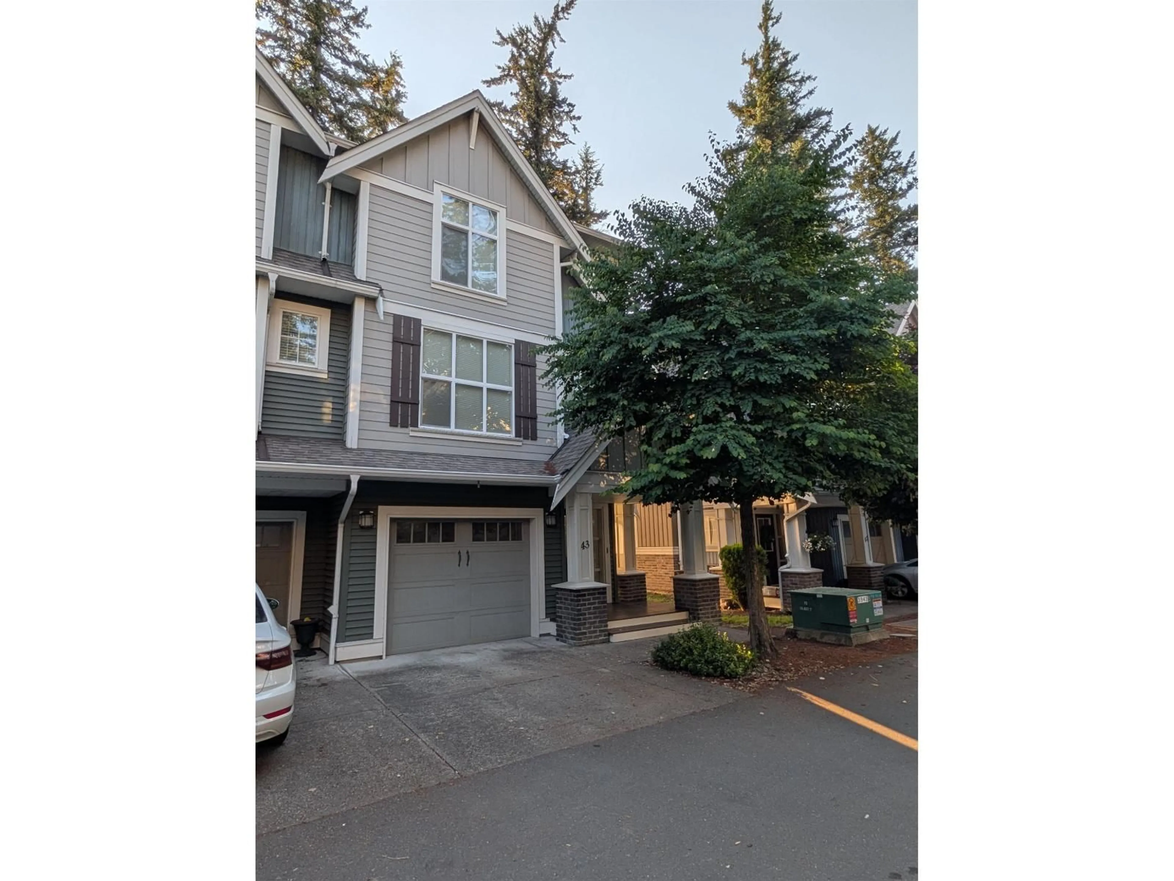 A pic from outside/outdoor area/front of a property/back of a property/a pic from drone, street for 43 - 5837 SAPPERS WAY, Chilliwack British Columbia V2R0G4