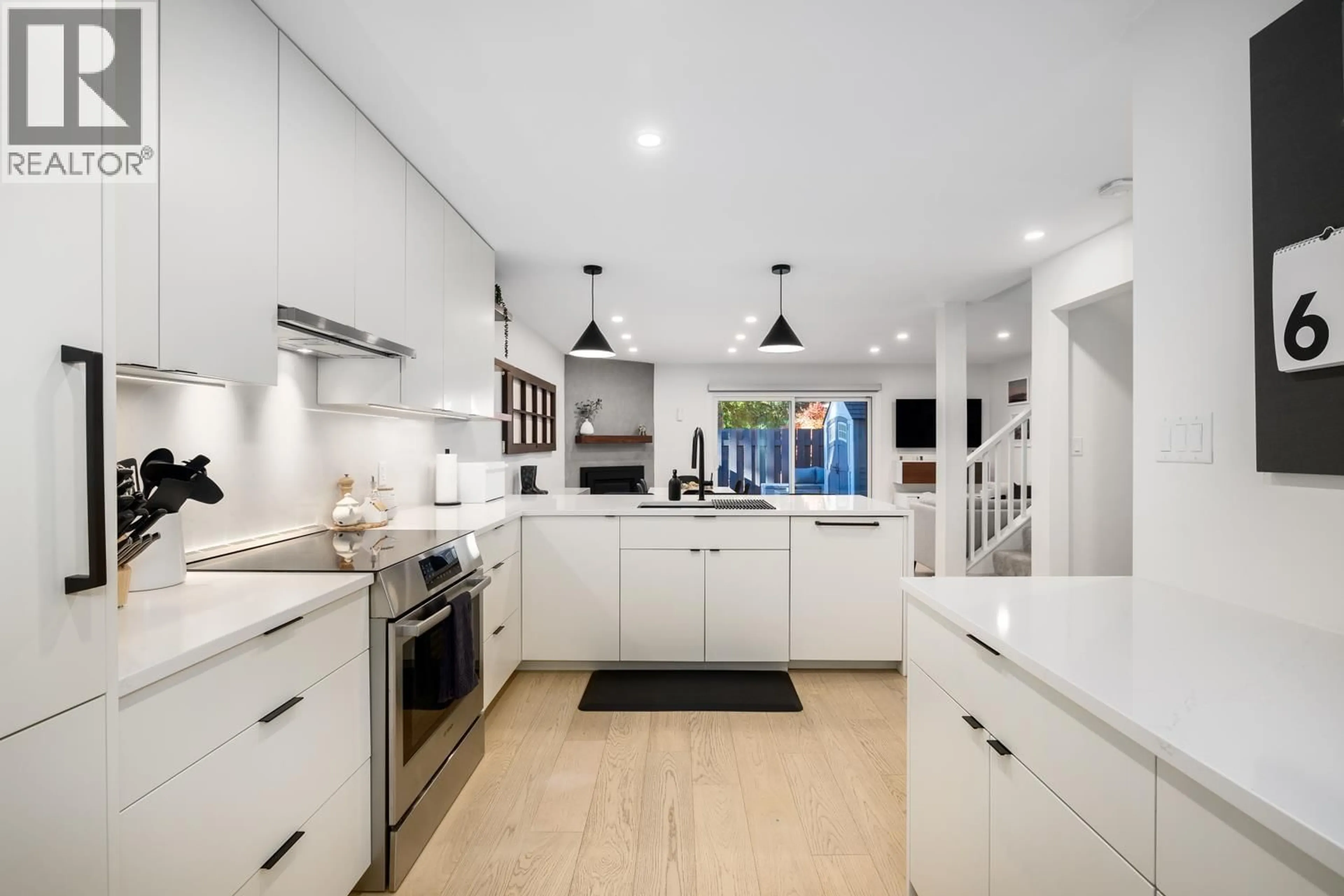 Contemporary kitchen, ceramic/tile floor for 4663 HOSKINS ROAD, North Vancouver British Columbia V7K2R3