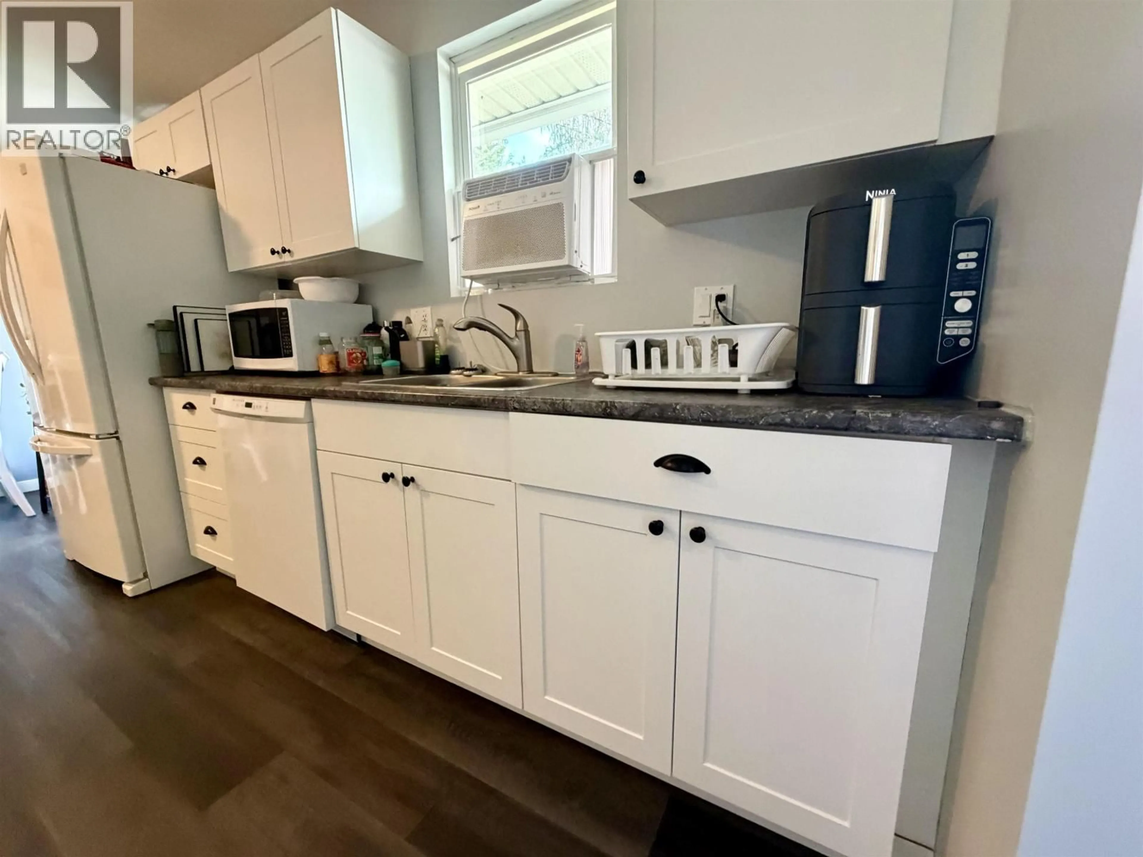 Standard kitchen, unknown for 6240 SIMON FRASER AVENUE, Prince George British Columbia V2N2N1
