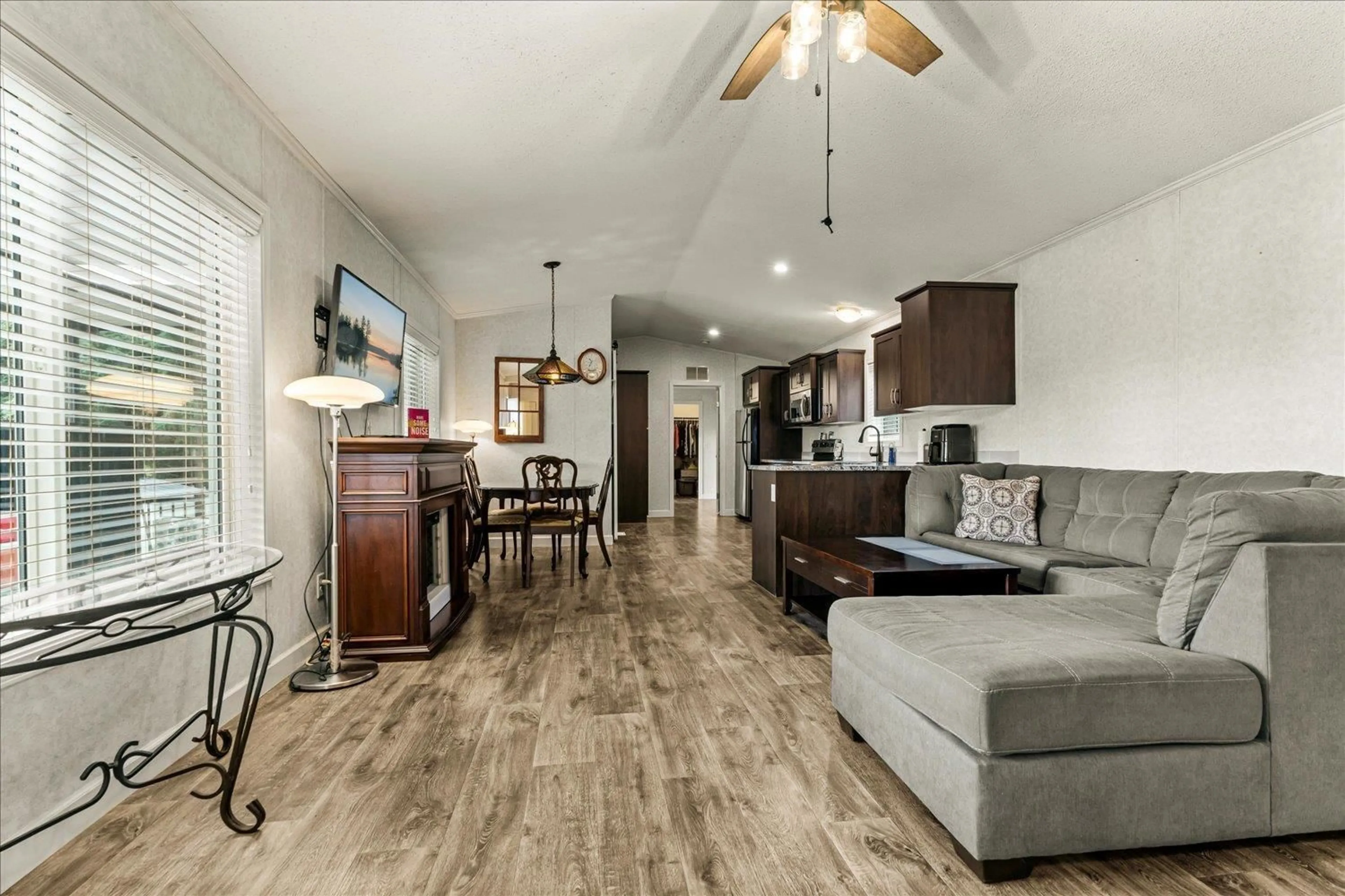 Living room with furniture, wood/laminate floor for 9 - 41711 TAYLOR ROAD, Mission British Columbia V0M1G0