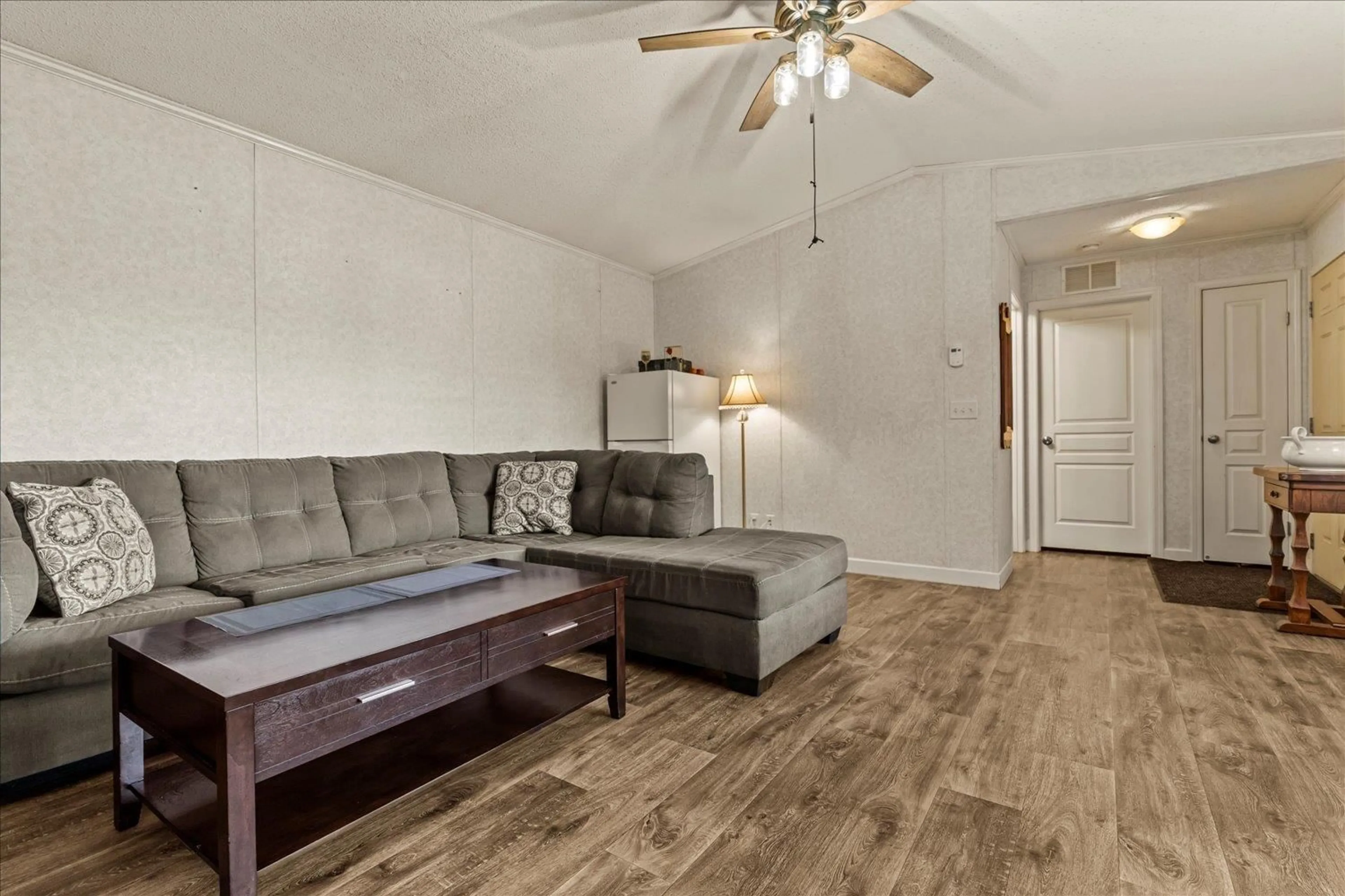Living room with furniture, wood/laminate floor for 9 - 41711 TAYLOR ROAD, Mission British Columbia V0M1G0