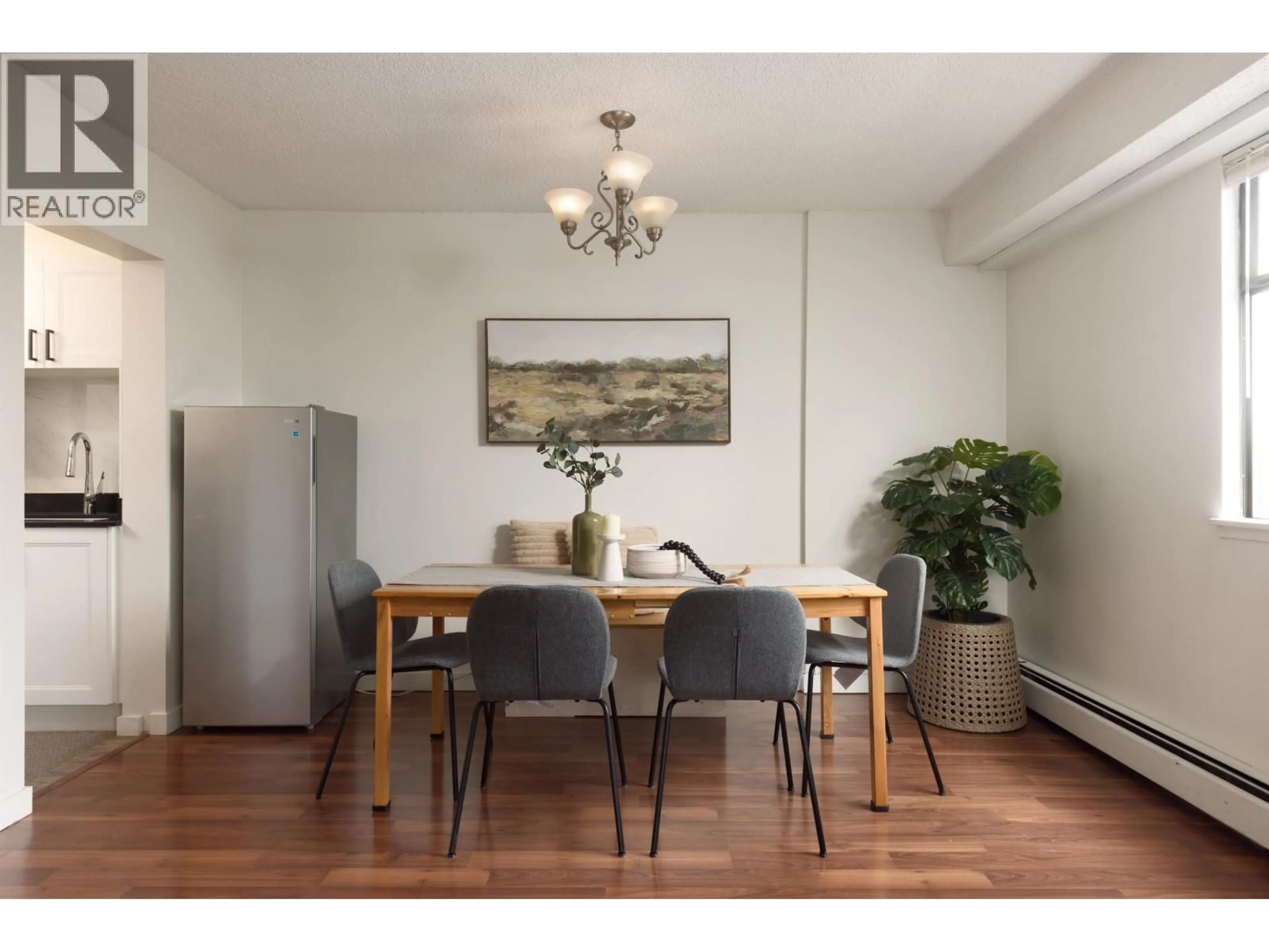 Dining room, wood/laminate floor for 404 - 47 AGNES STREET, New Westminster British Columbia V3L1E2