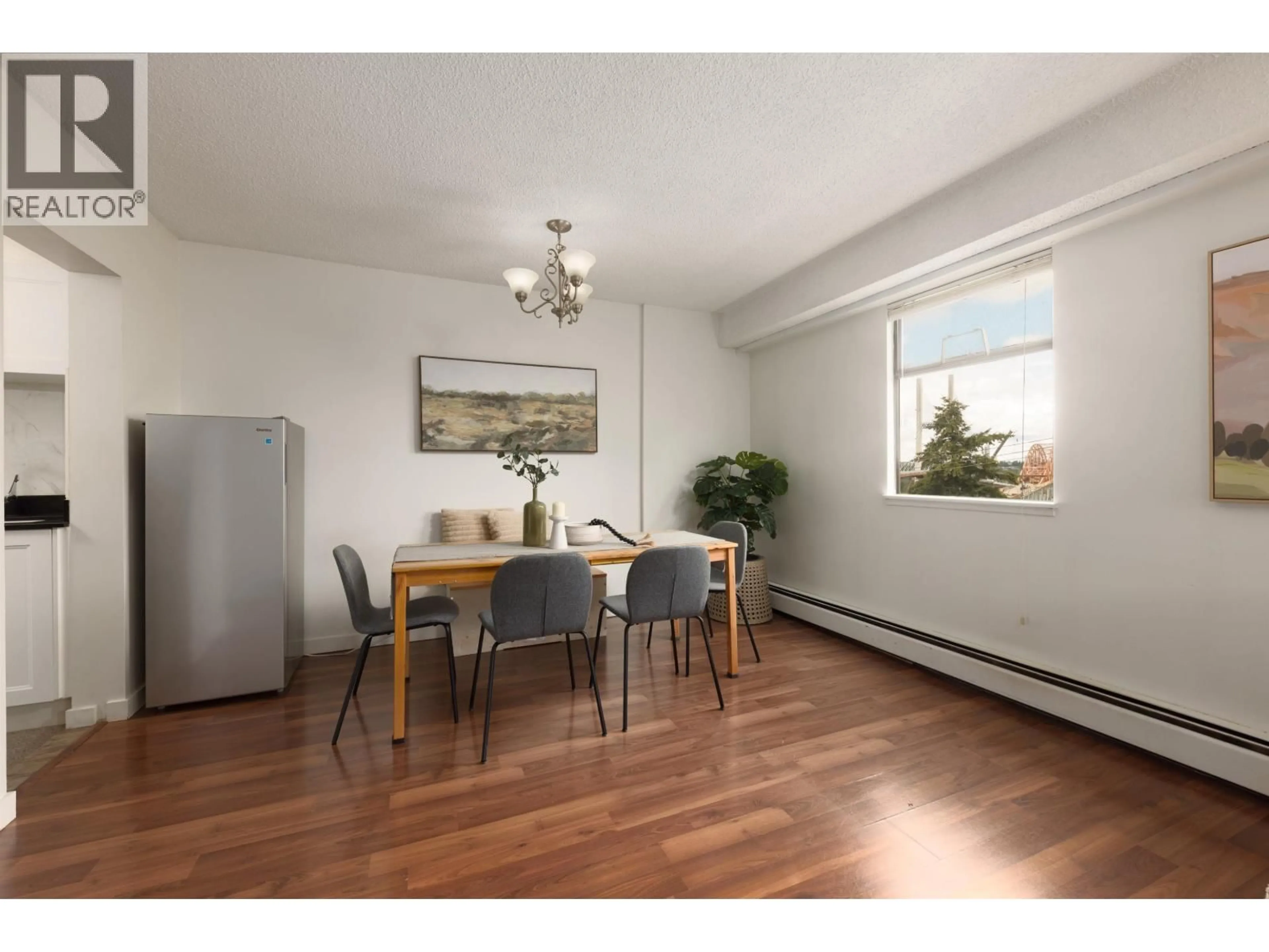 Dining room, wood/laminate floor for 404 - 47 AGNES STREET, New Westminster British Columbia V3L1E2