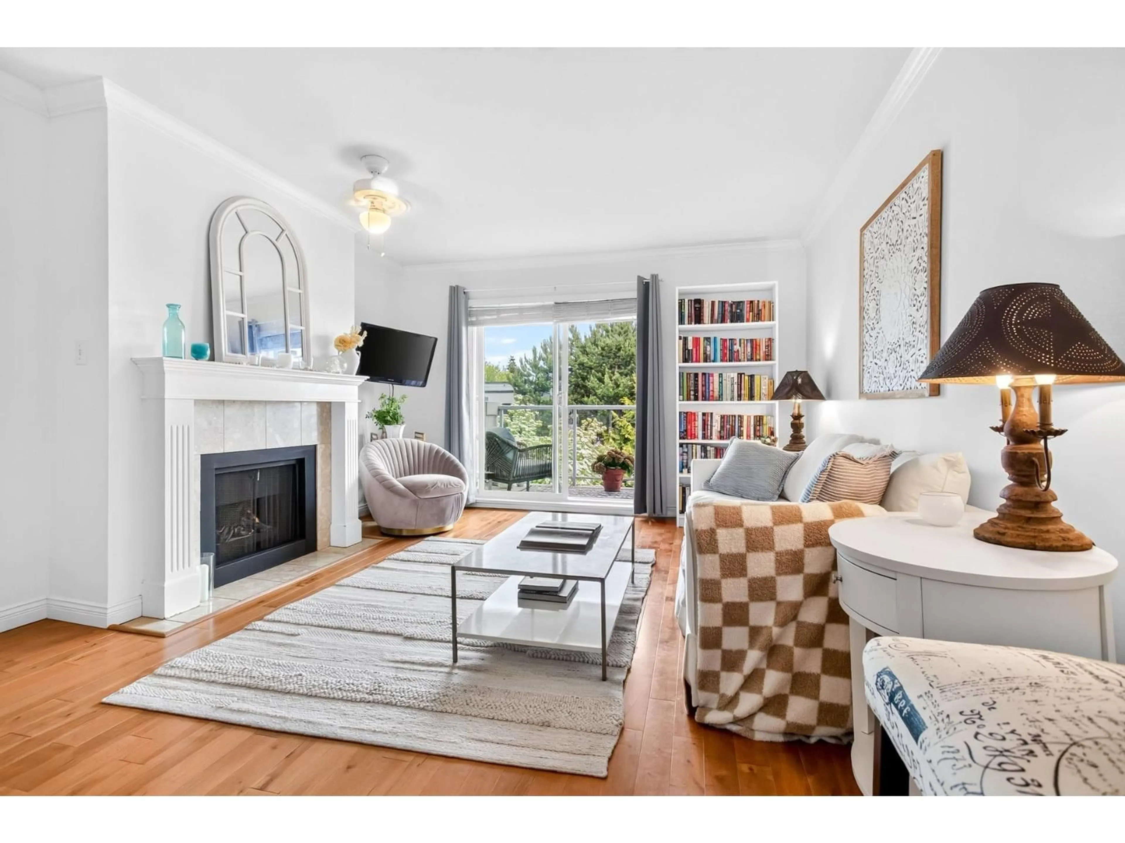 Living room with furniture, wood/laminate floor for 303 - 1500 MERKLIN STREET, White Rock British Columbia V4B4C5