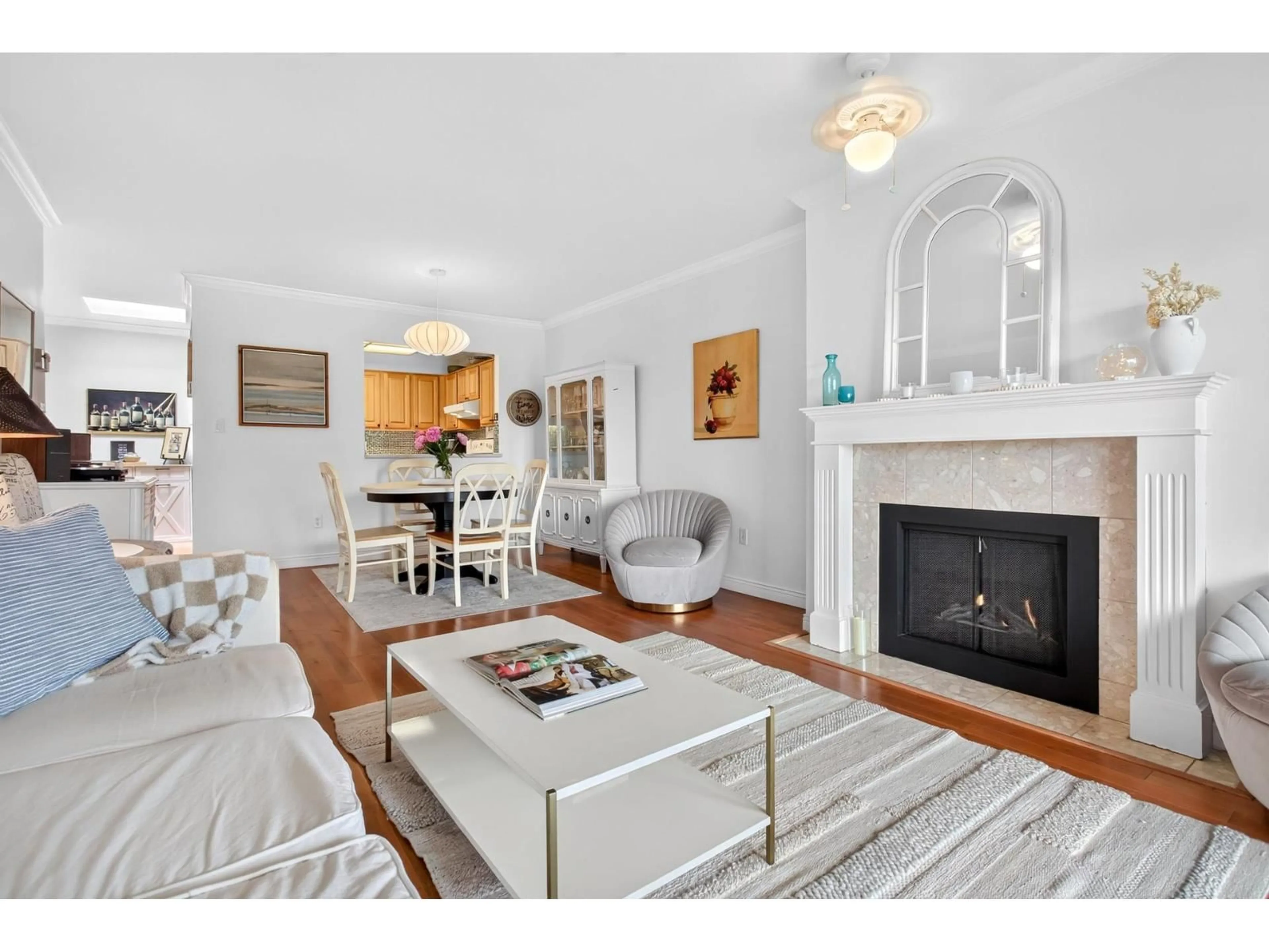 Living room with furniture, unknown for 303 - 1500 MERKLIN STREET, White Rock British Columbia V4B4C5