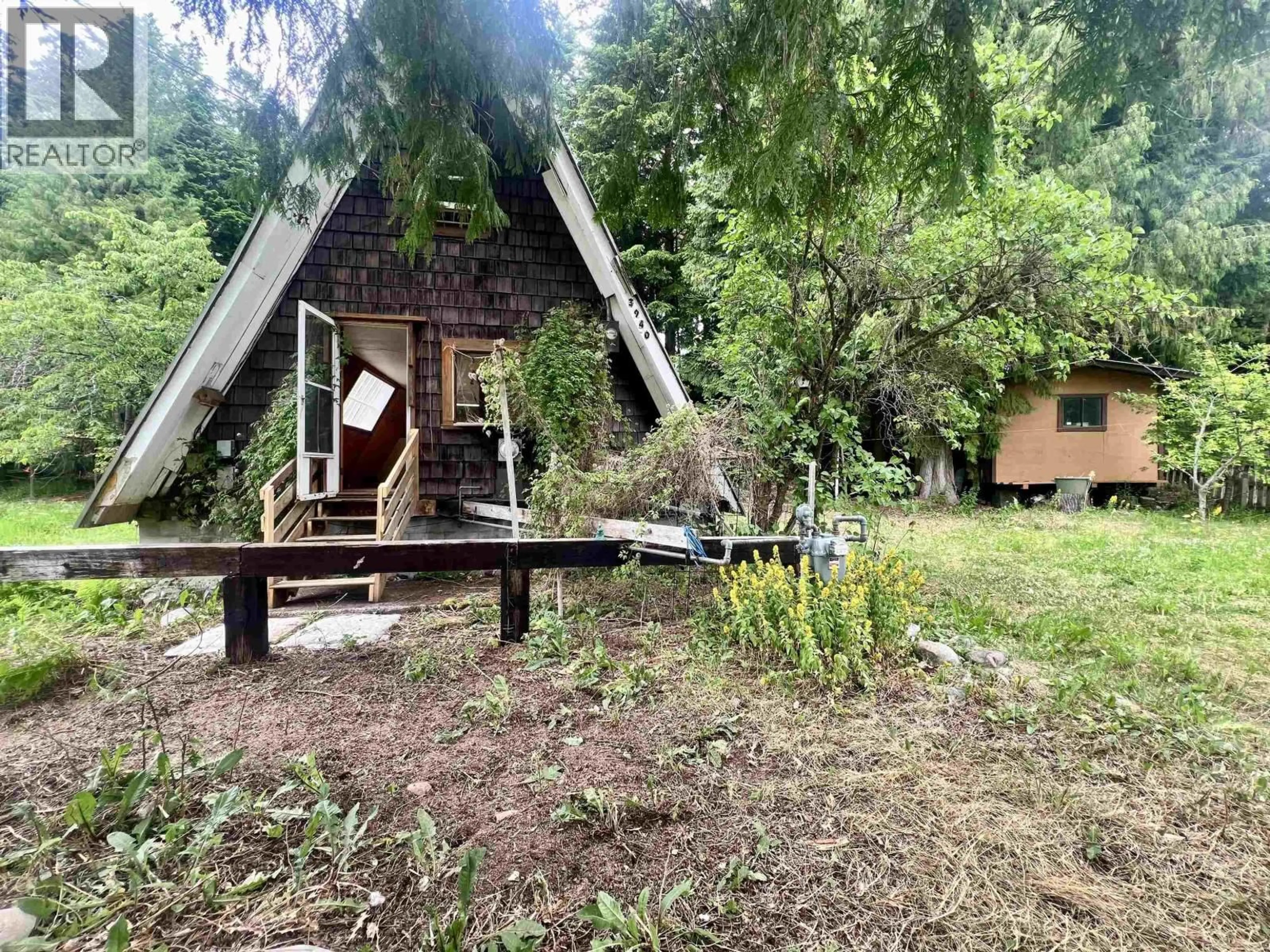 Shed for 3940 DOBBIE STREET, Thornhill British Columbia V8G3M7