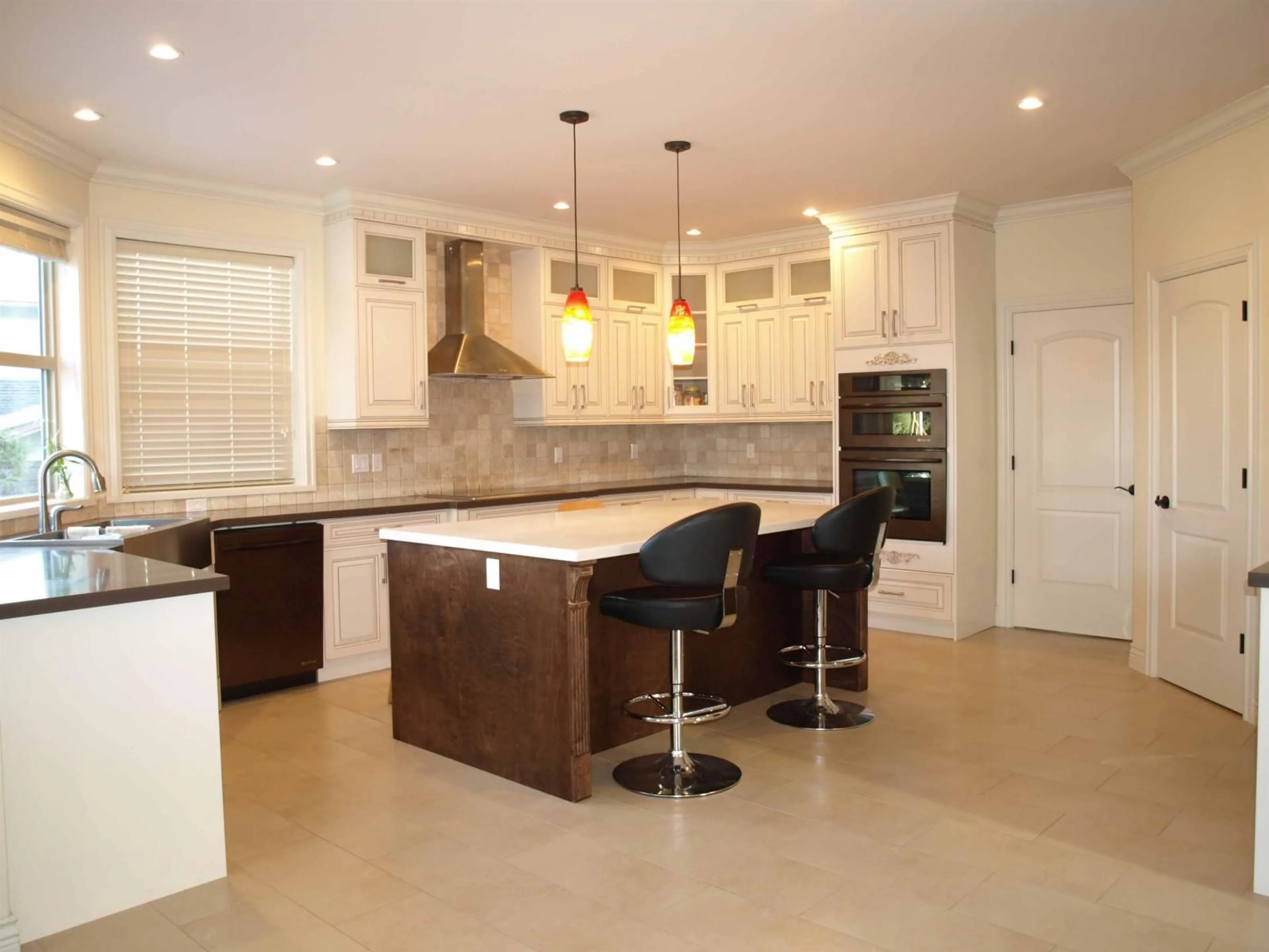 Contemporary kitchen, ceramic/tile floor for 9153 TRATTLE STREET, Langley British Columbia V1M2R6