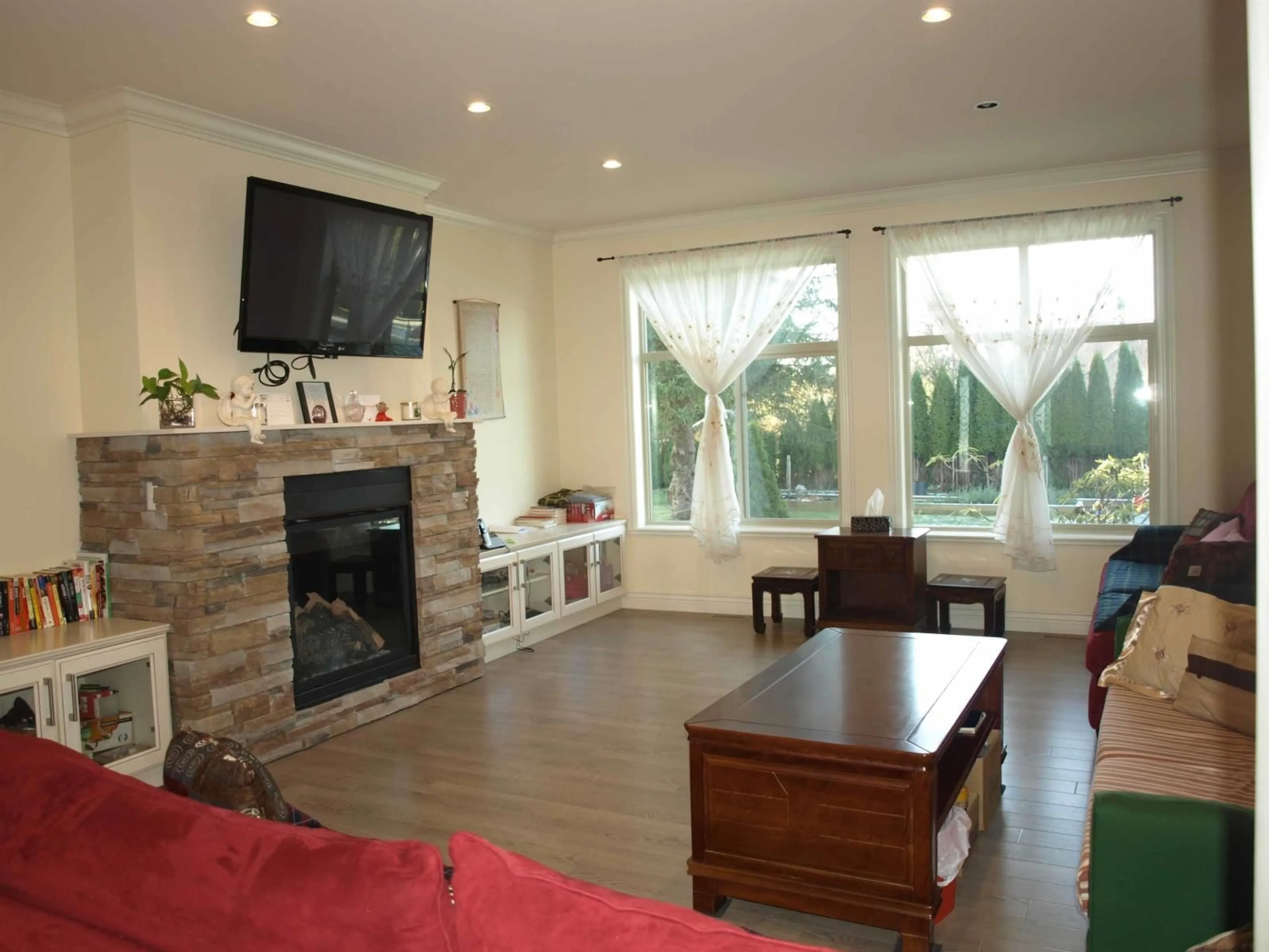 Living room with furniture, unknown for 9153 TRATTLE STREET, Langley British Columbia V1M2R6
