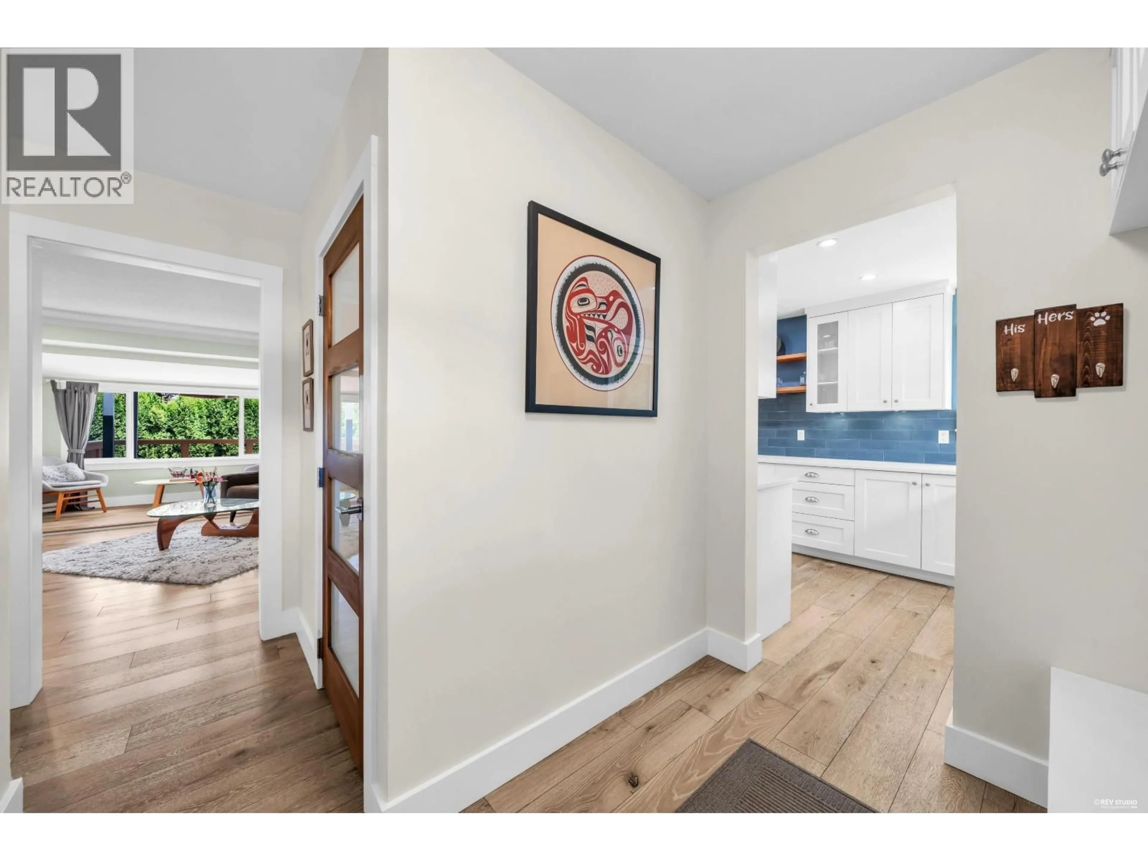 Indoor entryway for 3335 CHURCH STREET, Vancouver British Columbia V5R4W7