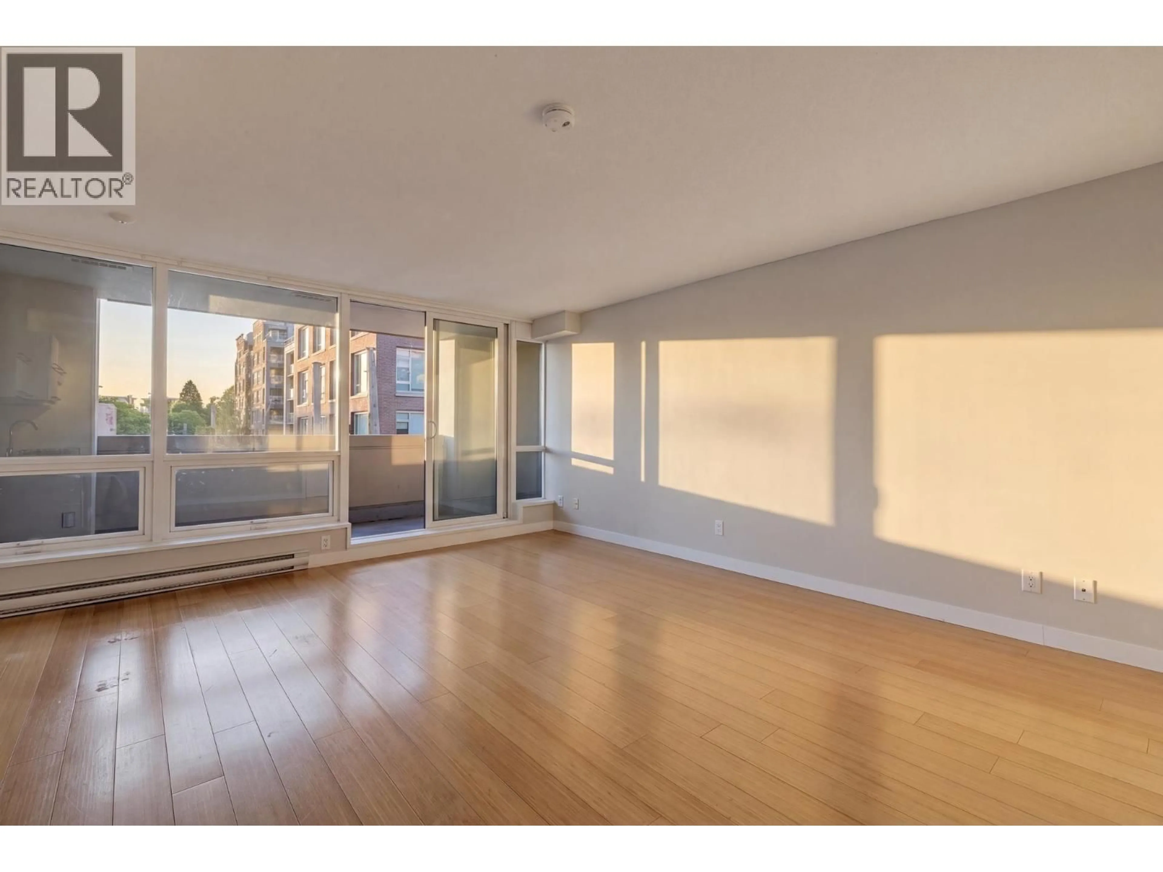 A pic of a room for 410 - 718 MAIN STREET, Vancouver British Columbia V6A0B1