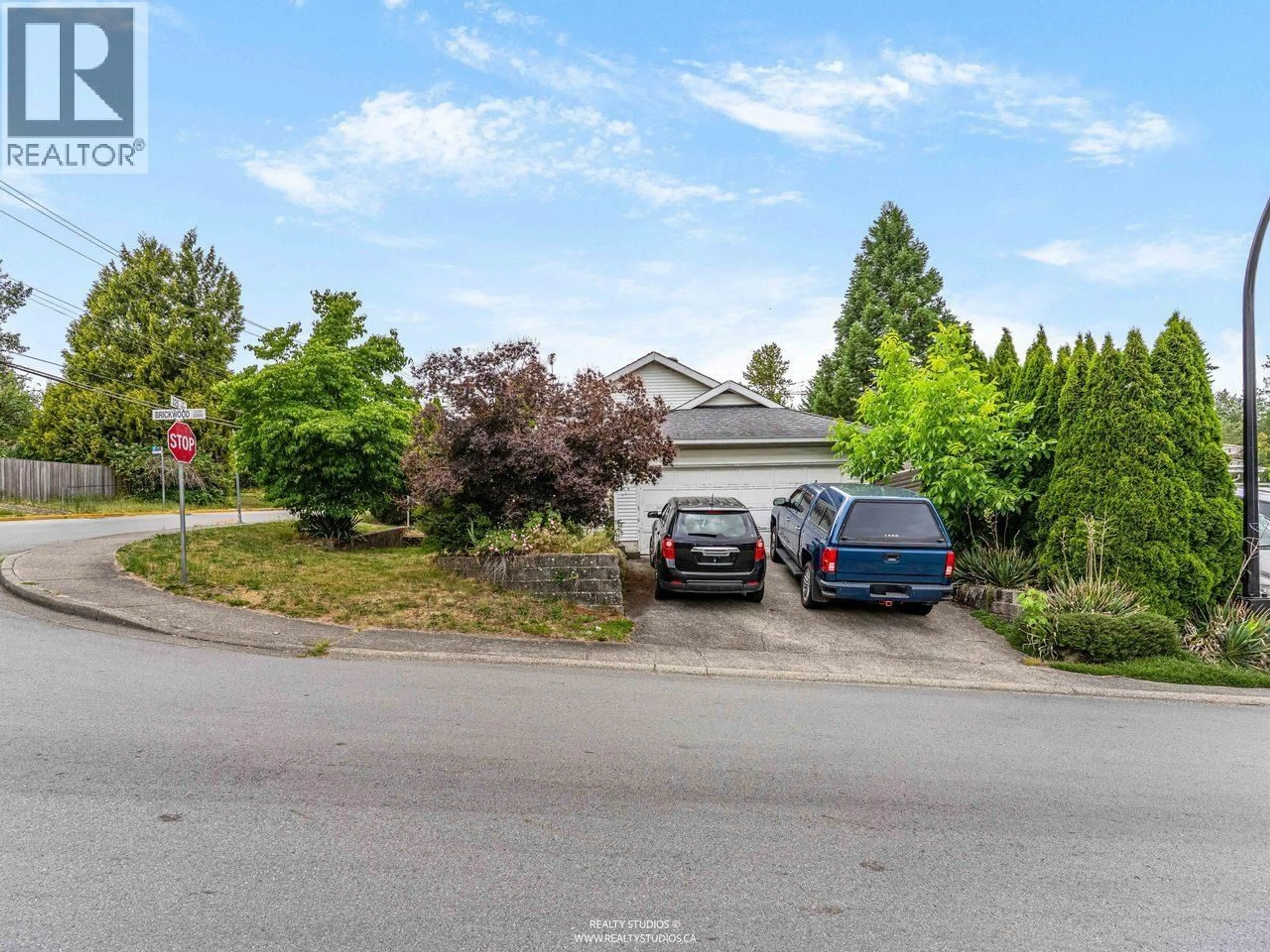A pic from outside/outdoor area/front of a property/back of a property/a pic from drone, street for 11638 225 STREET, Maple Ridge British Columbia V2X6E4