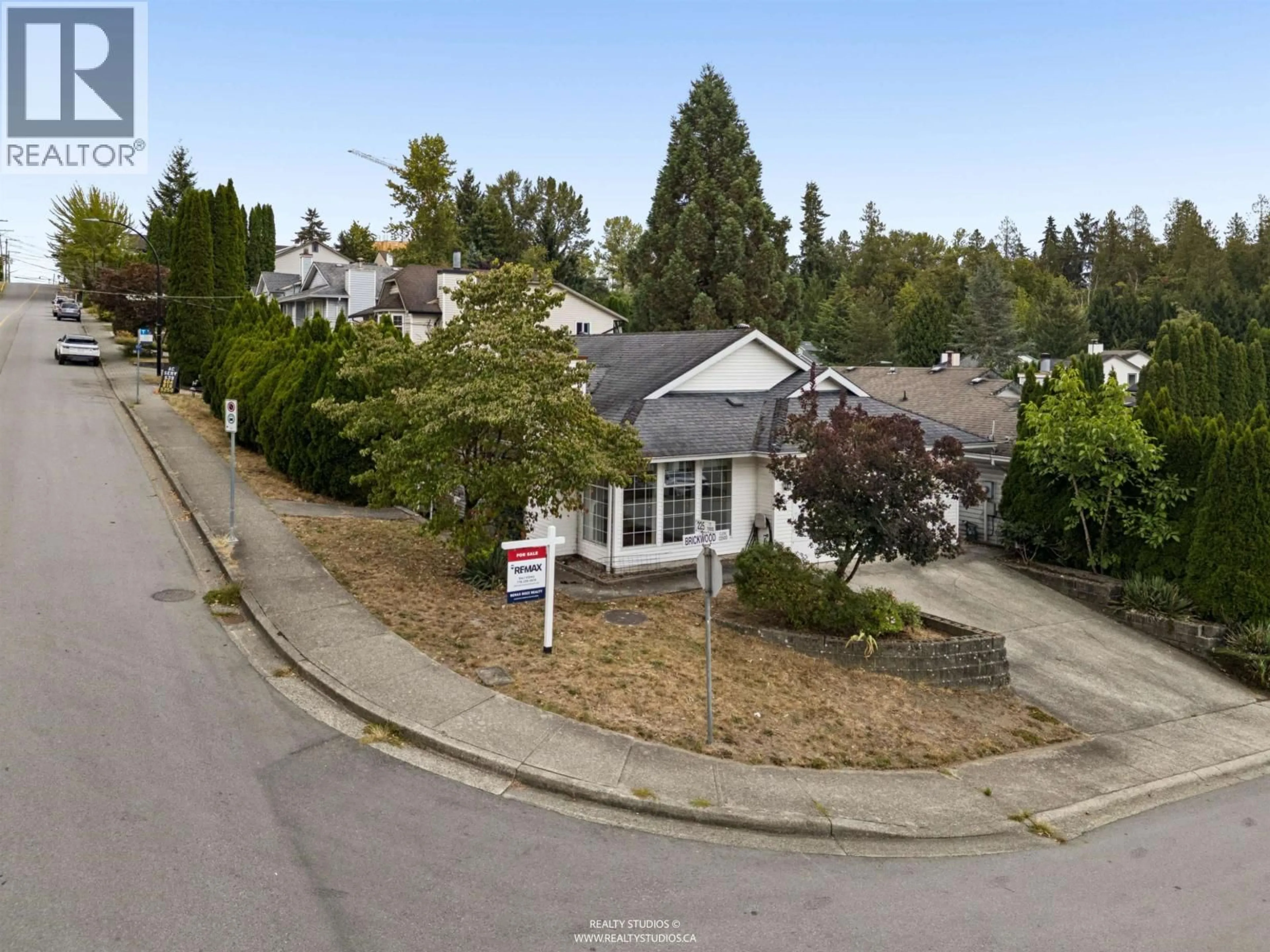 A pic from outside/outdoor area/front of a property/back of a property/a pic from drone, street for 11638 225 STREET, Maple Ridge British Columbia V2X6E4