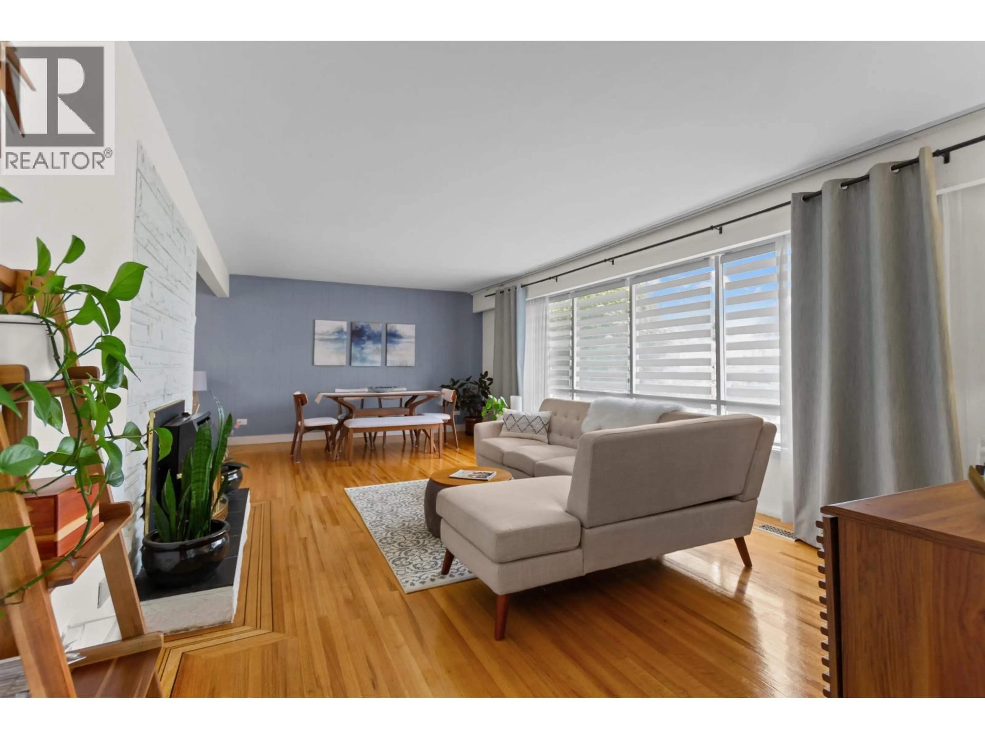 Living room with furniture, wood/laminate floor for 1856 WINDERMERE AVENUE, Port Coquitlam British Columbia V3B2K4