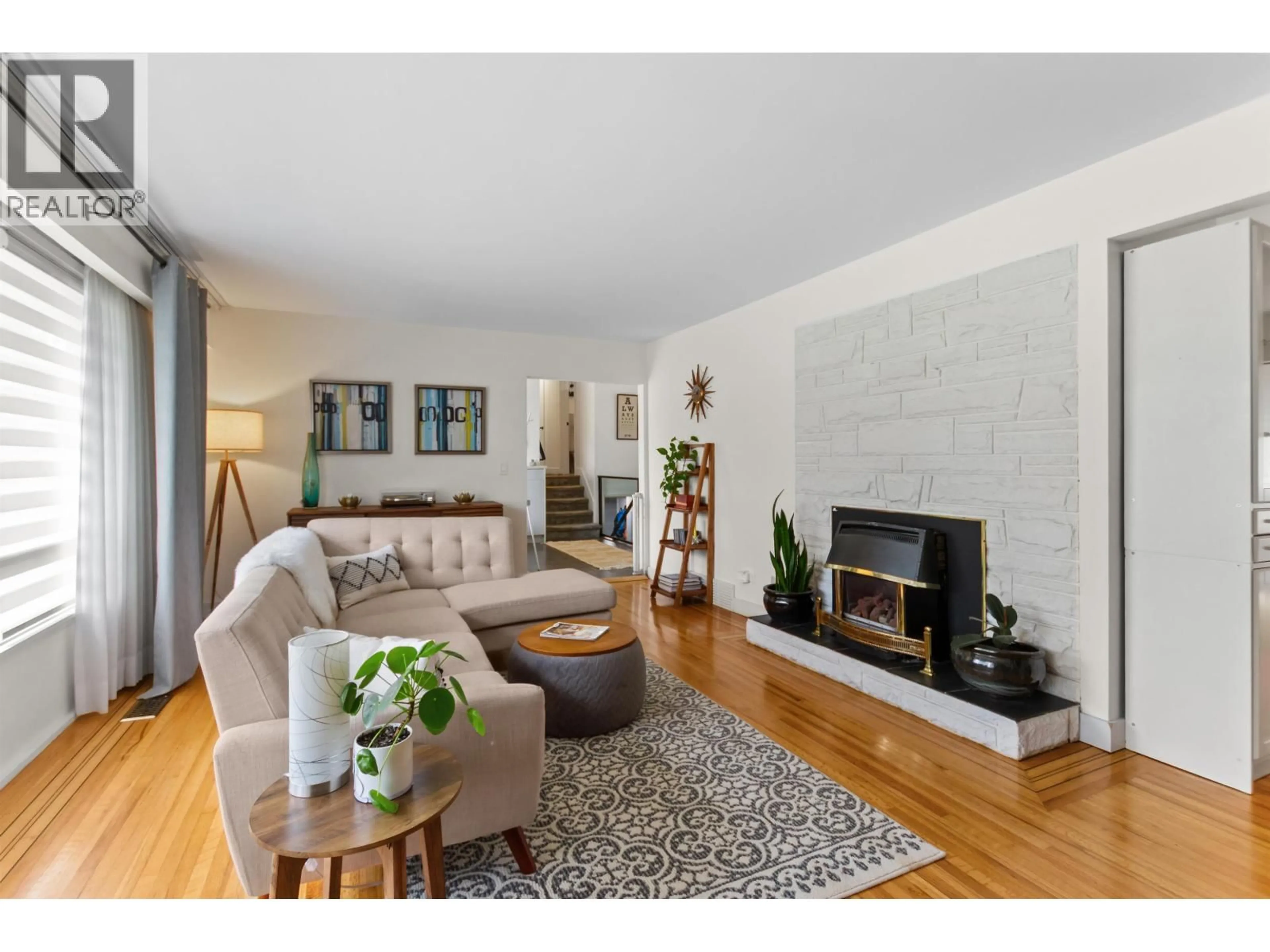 Living room with furniture, unknown for 1856 WINDERMERE AVENUE, Port Coquitlam British Columbia V3B2K4