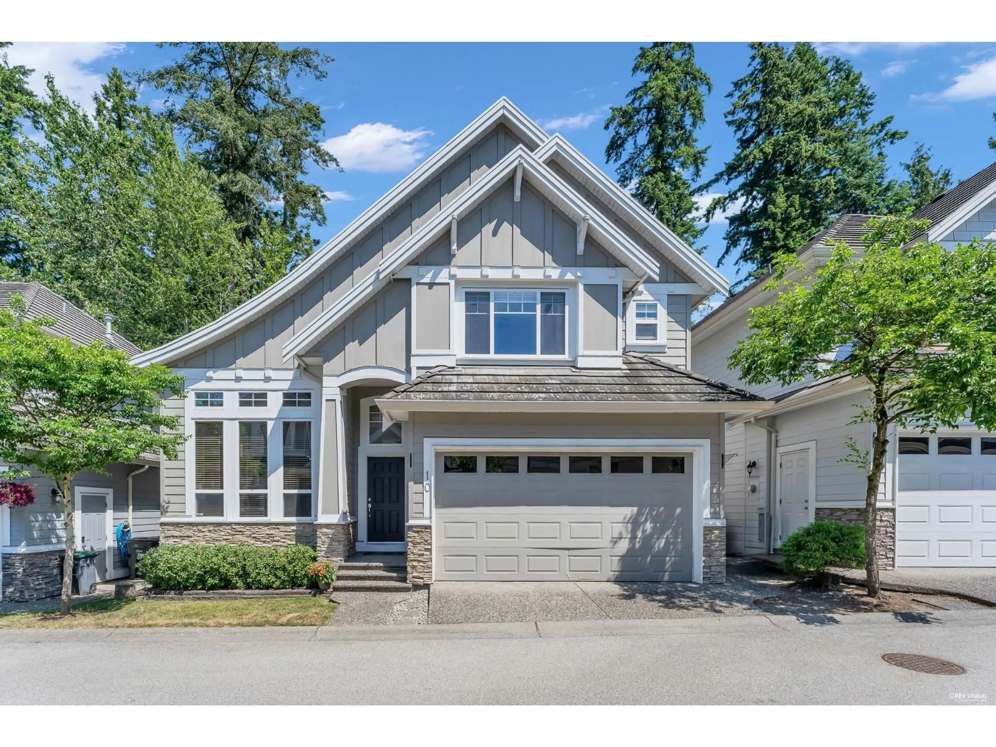 Home with vinyl exterior material, street for 10 - 3502 150A STREET, White Rock British Columbia V3Z4R2