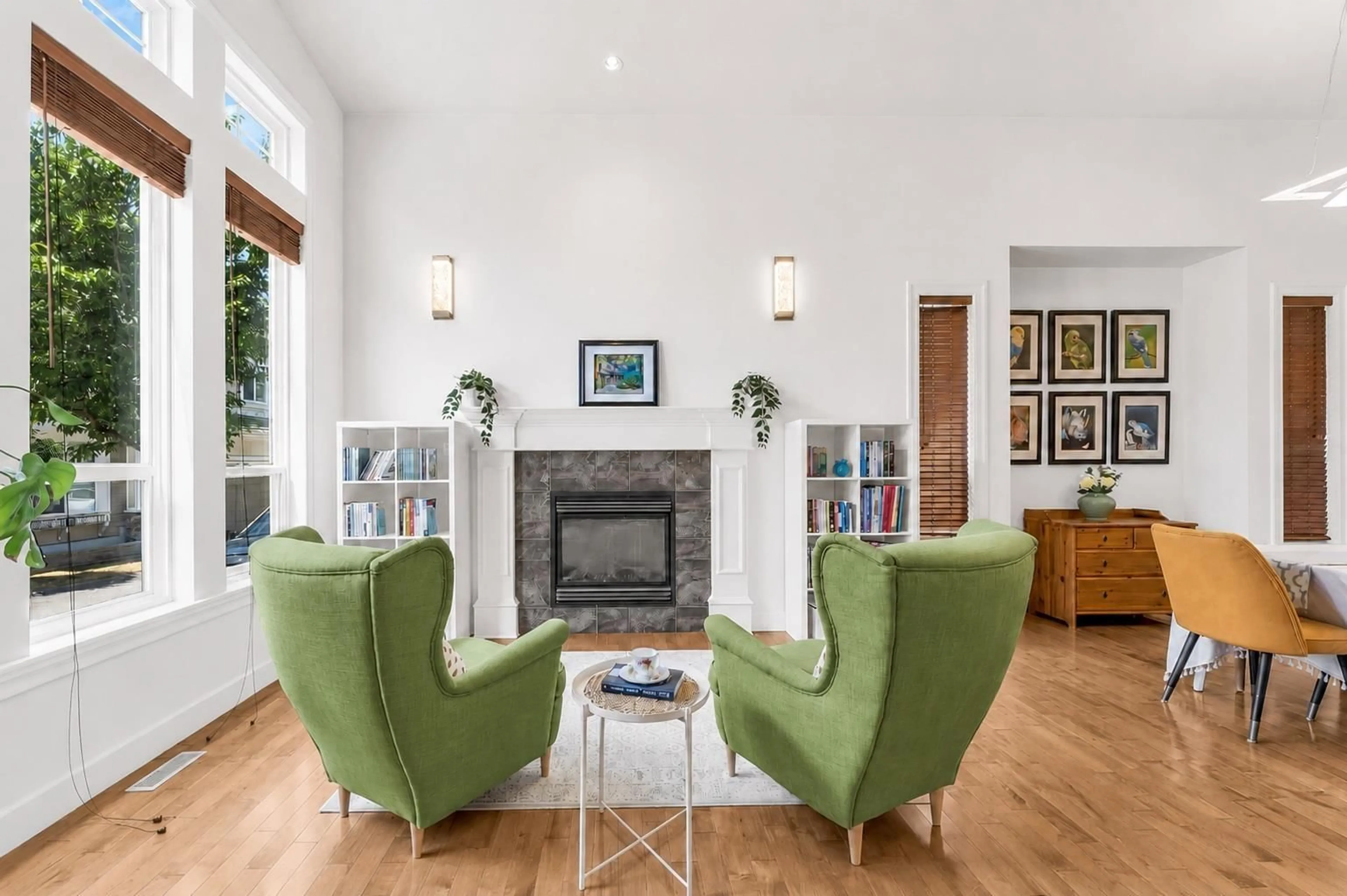 Living room with furniture, unknown for 10 - 3502 150A STREET, White Rock British Columbia V3Z4R2