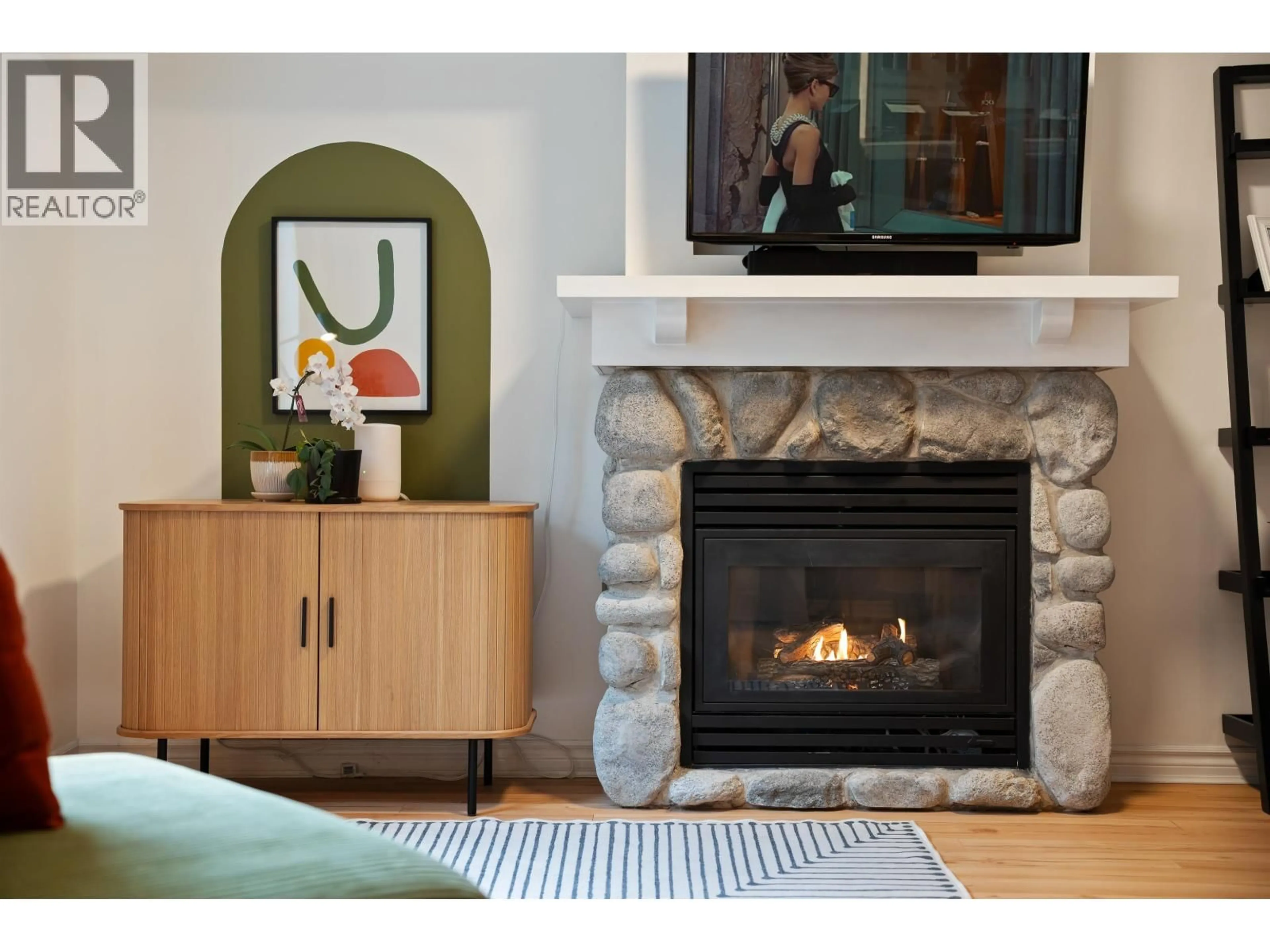 Living room with furniture, unknown for 3 - 1005 LYNN VALLEY ROAD, North Vancouver British Columbia V7J1Z6
