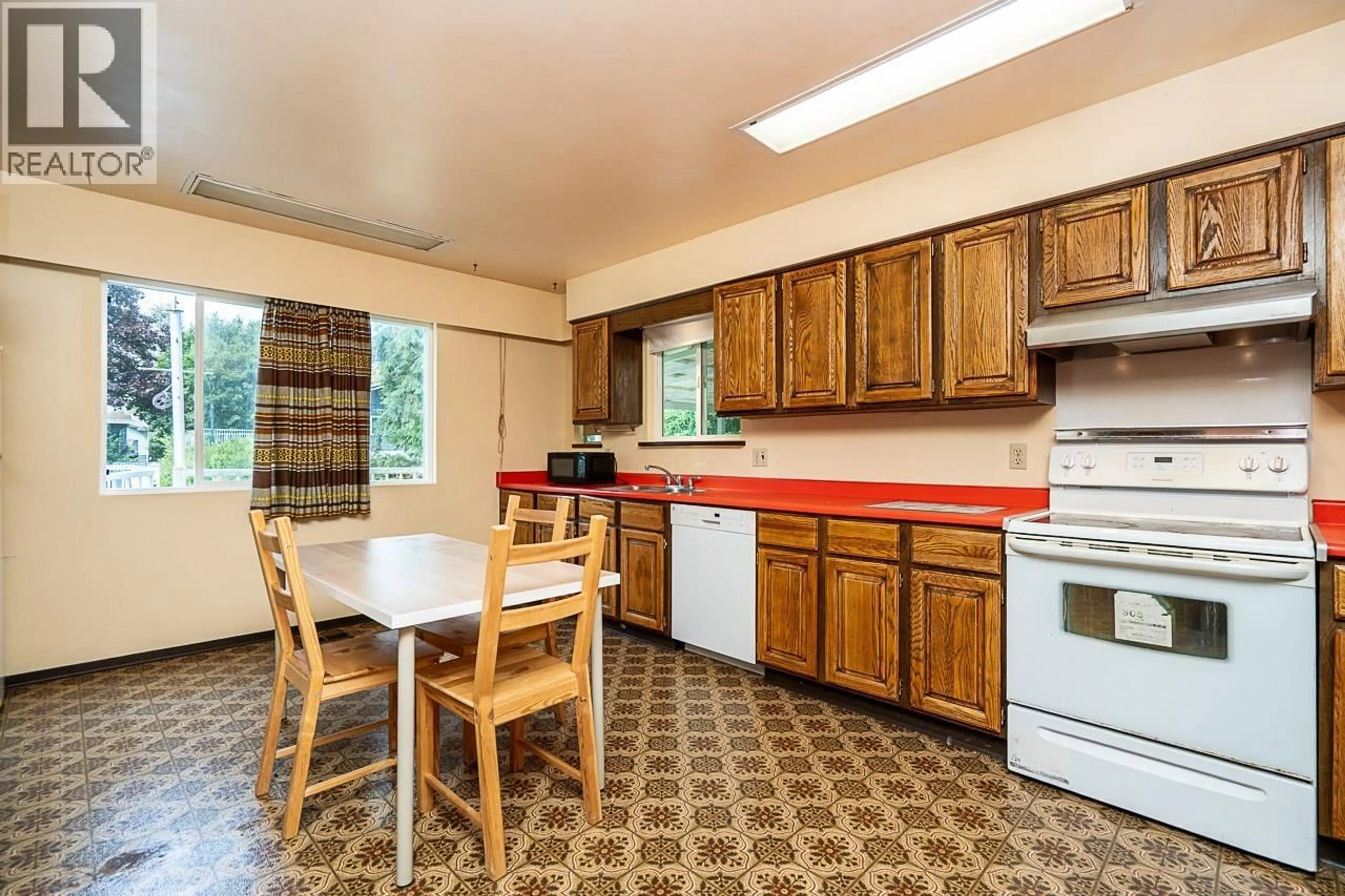 Standard kitchen, unknown for 1671 ROBERTSON AVENUE, Port Coquitlam British Columbia V3B1C9