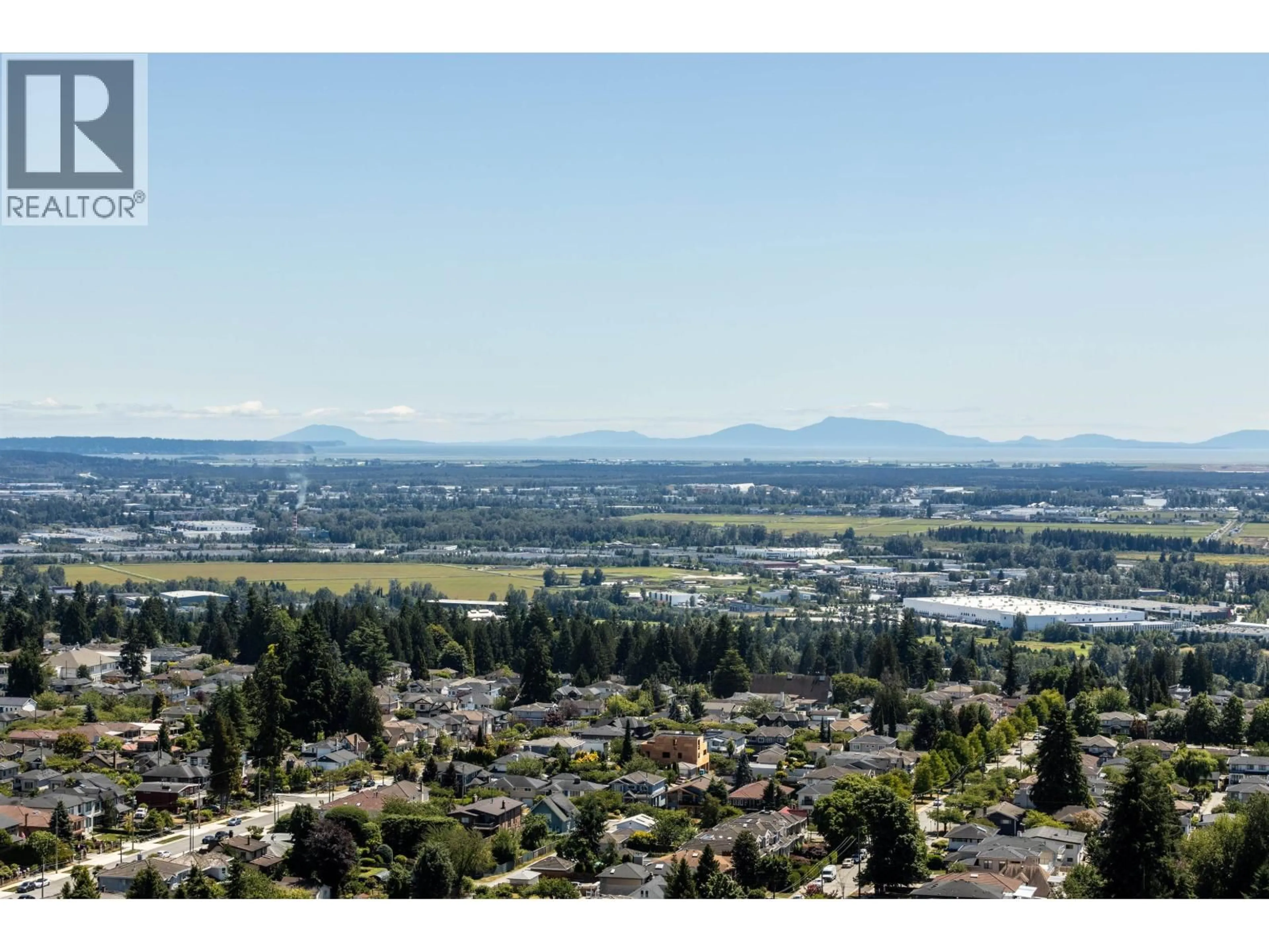 A pic from outside/outdoor area/front of a property/back of a property/a pic from drone, mountain view for 2810 - 6608 SUSSEX AVENUE, Burnaby British Columbia V5H3C7