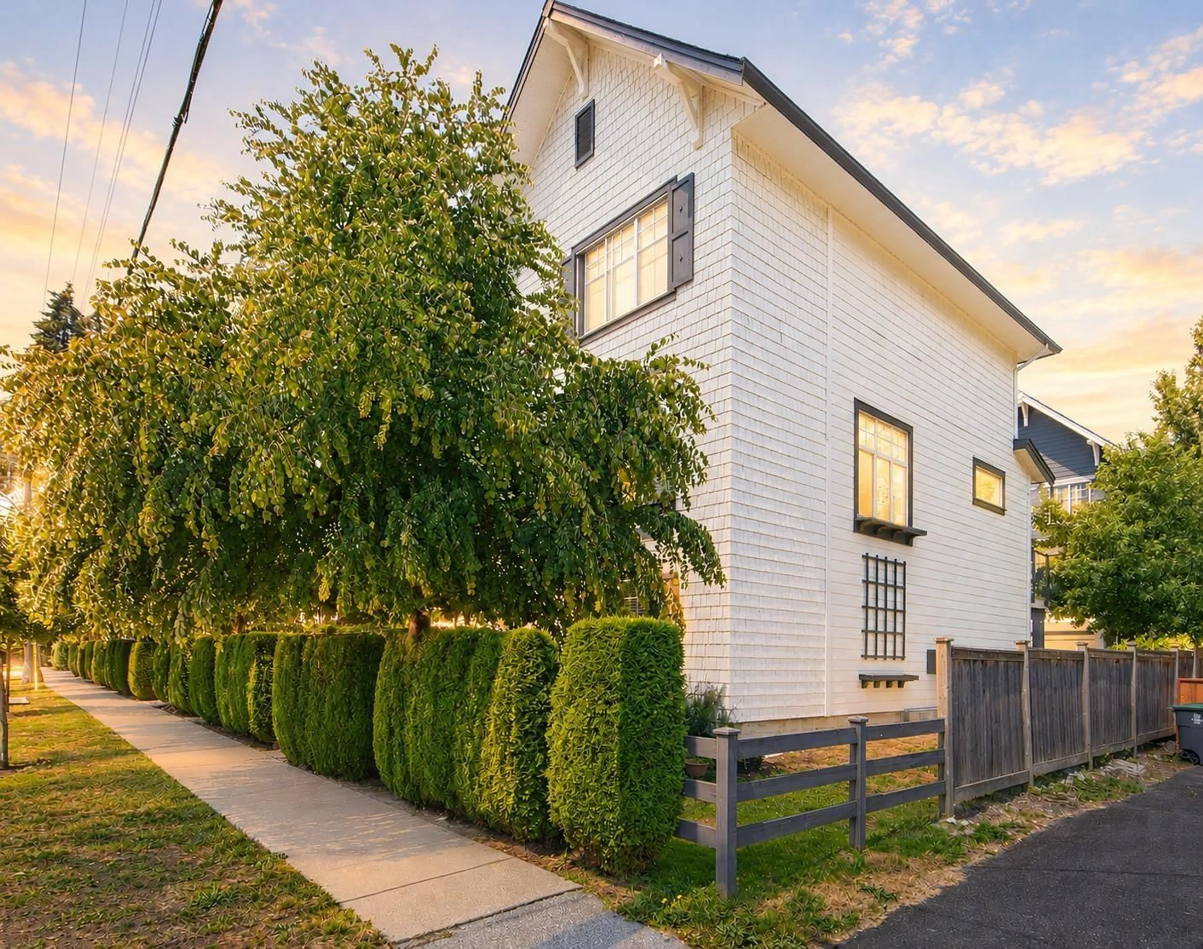 Home with brick exterior material, street for 7 - 16357 15 AVENUE, Surrey British Columbia V4A0C2