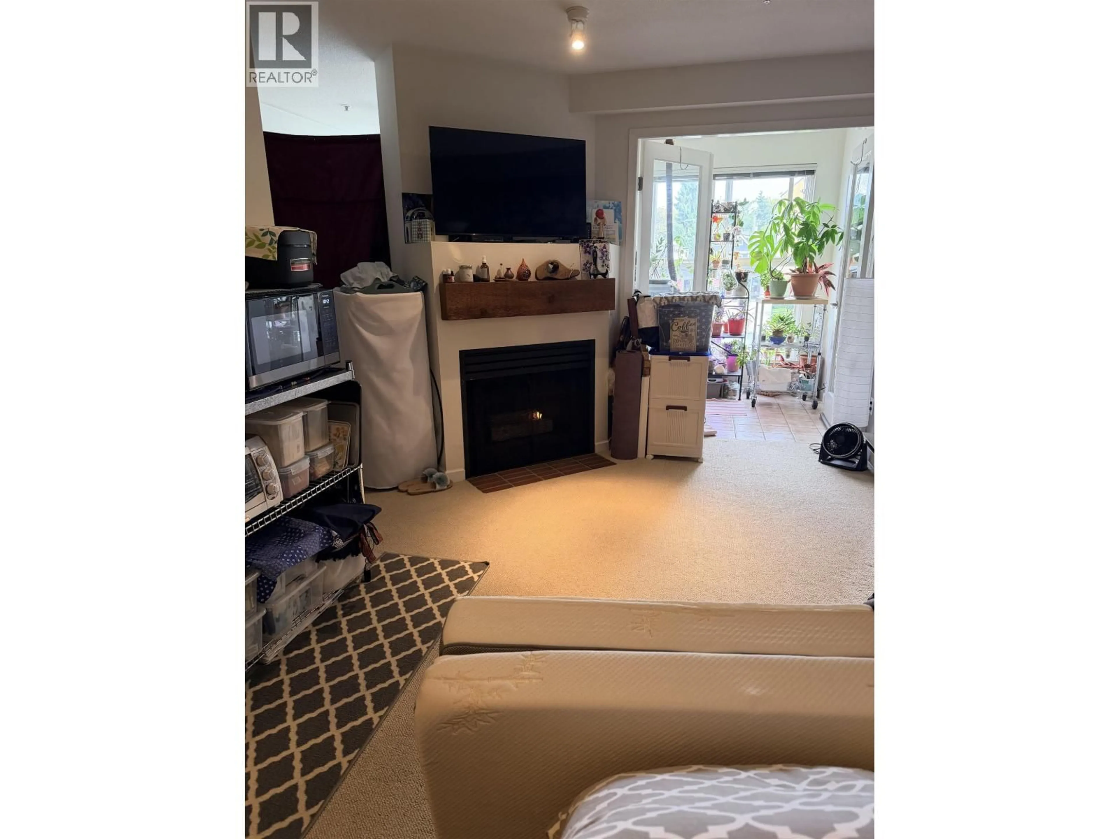 A pic of a room for 320 - 2680 4TH AVENUE, Vancouver British Columbia V6K1P8