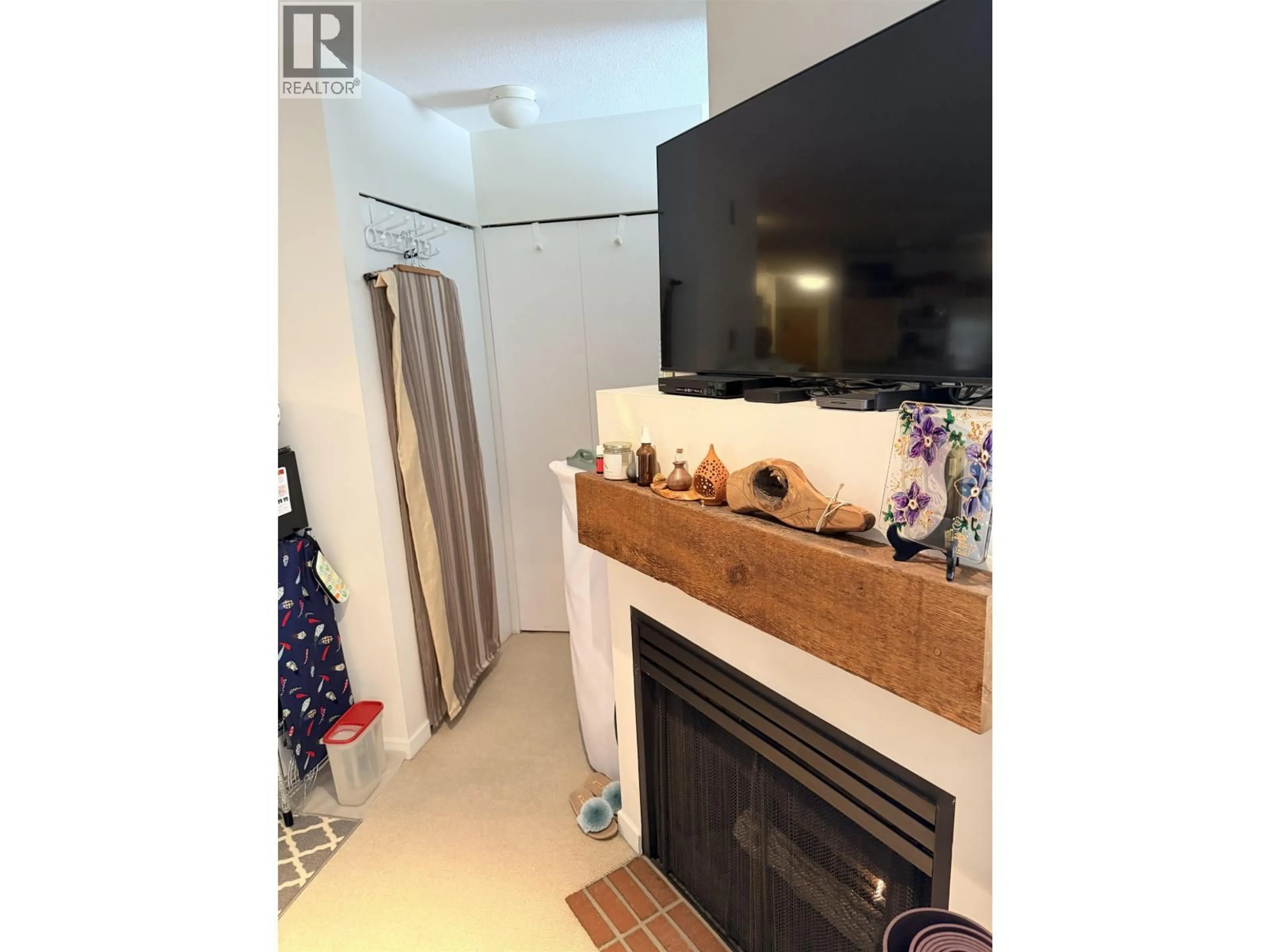 A pic of a room for 320 - 2680 4TH AVENUE, Vancouver British Columbia V6K1P8