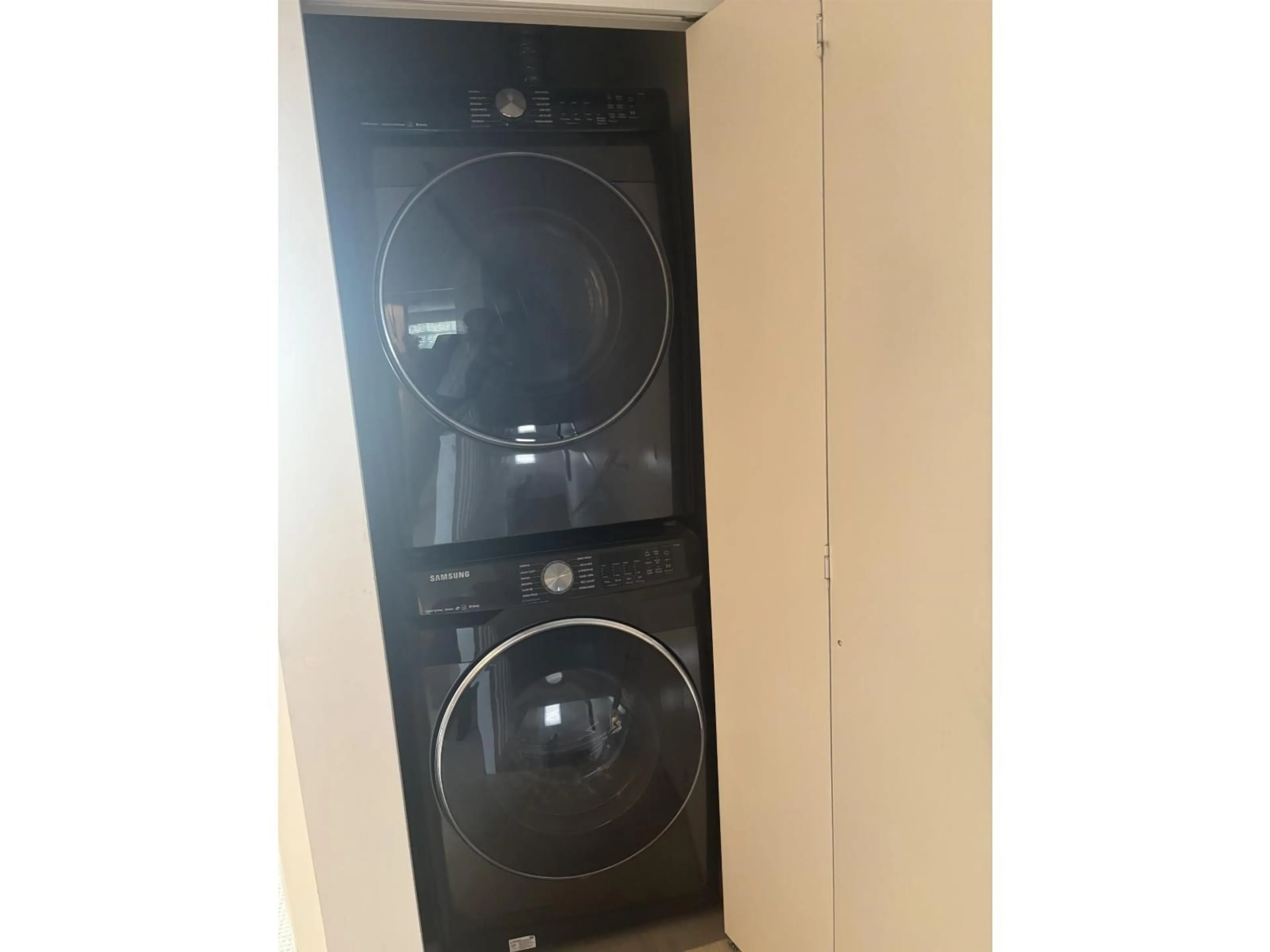 Laundry room for 43 - 2929 156 STREET, Surrey British Columbia V3Z0S9