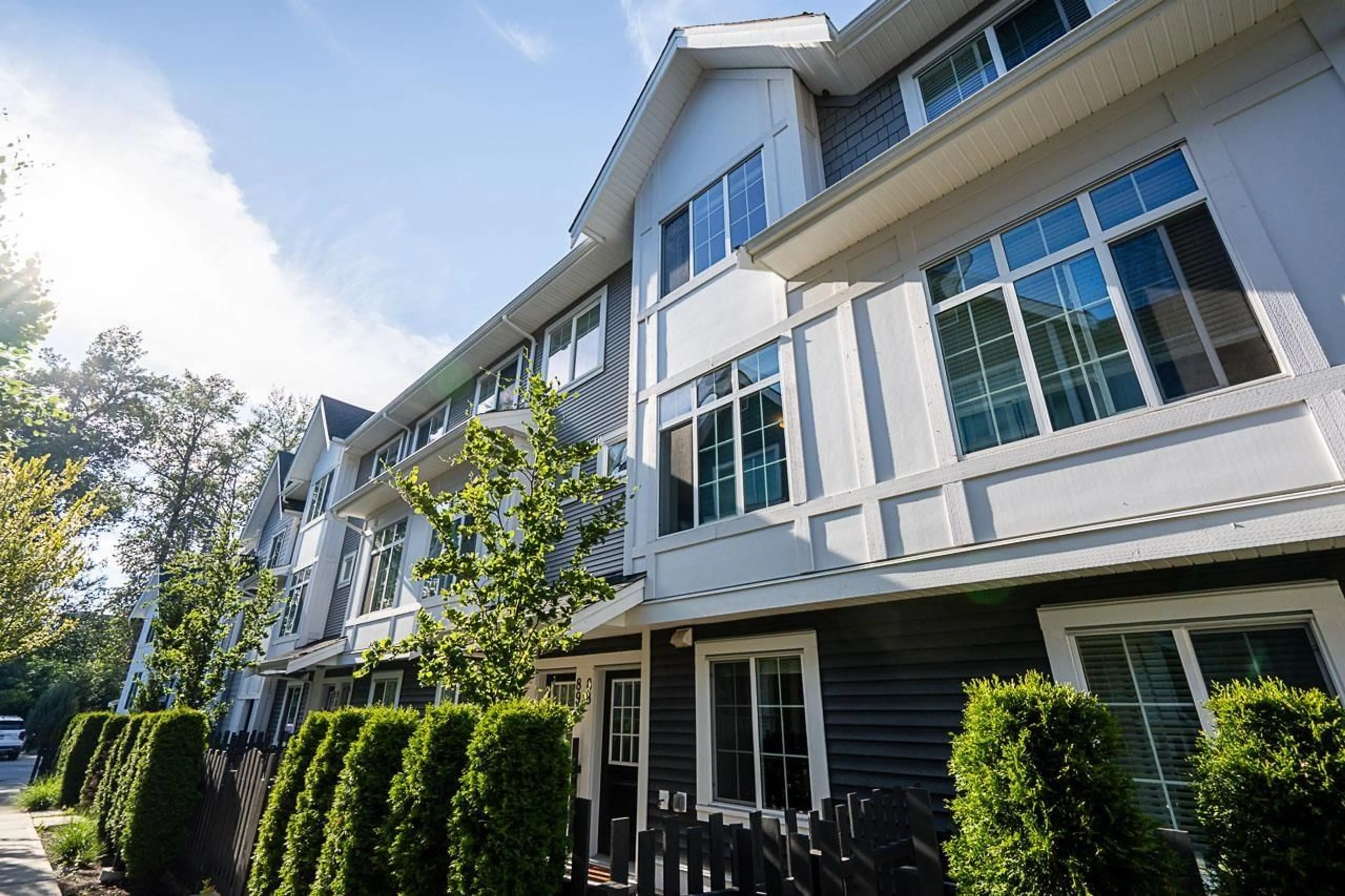 Patio, building for 88 - 20180 84 AVENUE, Langley British Columbia V2Y3N5