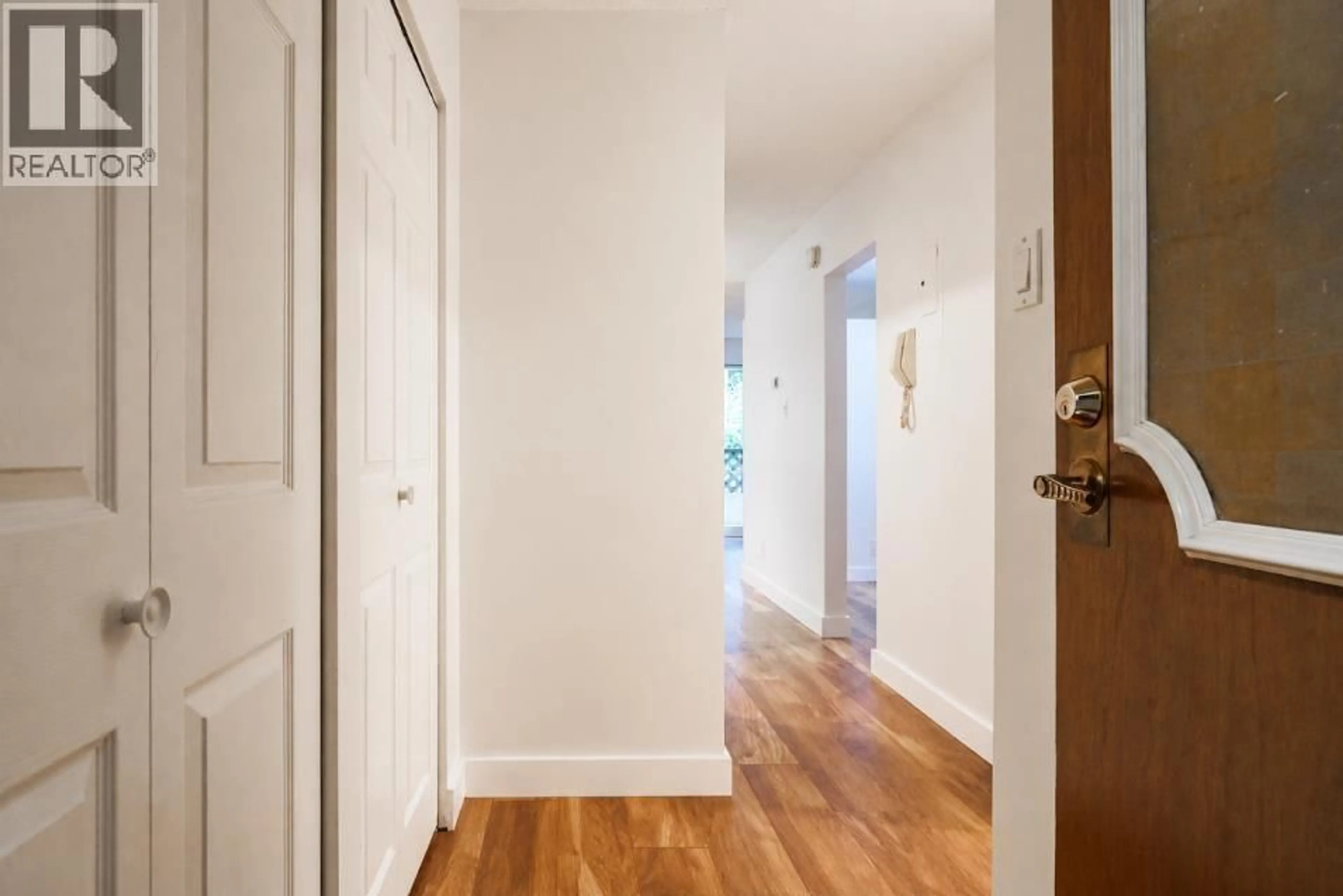 Indoor entryway for 103 - 1950 8TH AVENUE, Vancouver British Columbia V6J1W3