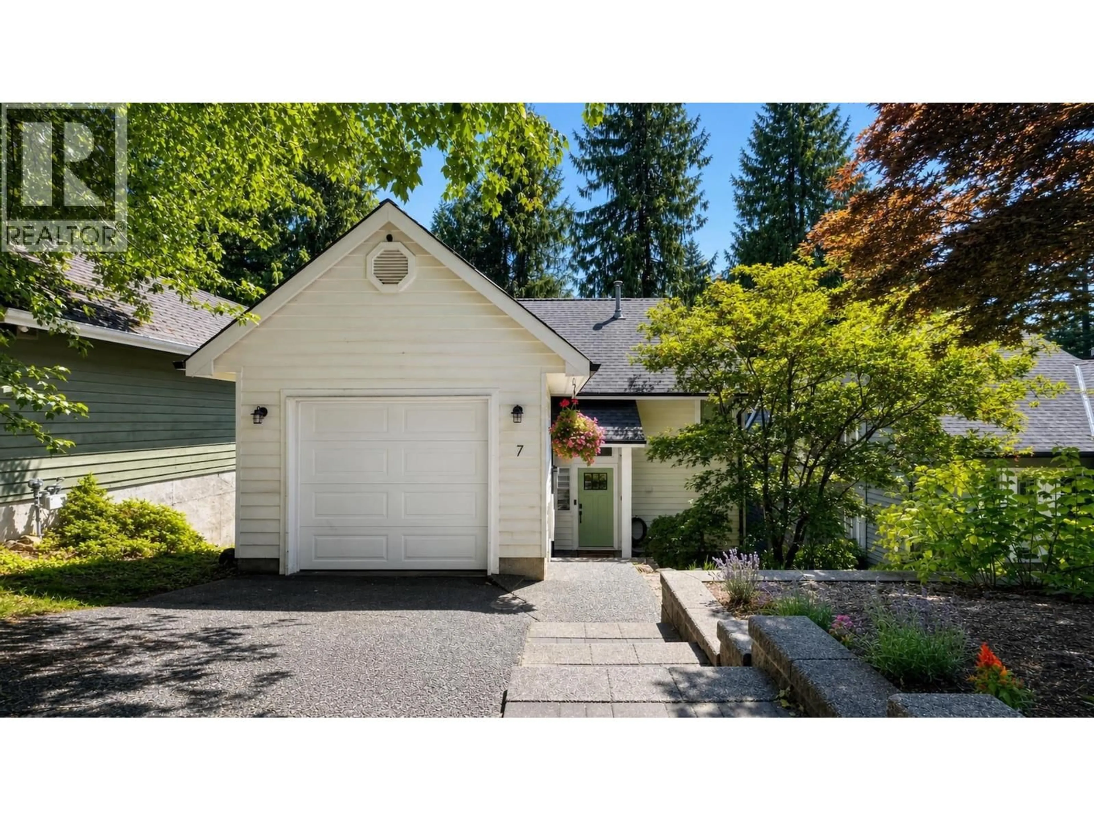 Home with vinyl exterior material, street for 7 MAUDE COURT, Port Moody British Columbia V3H4E7