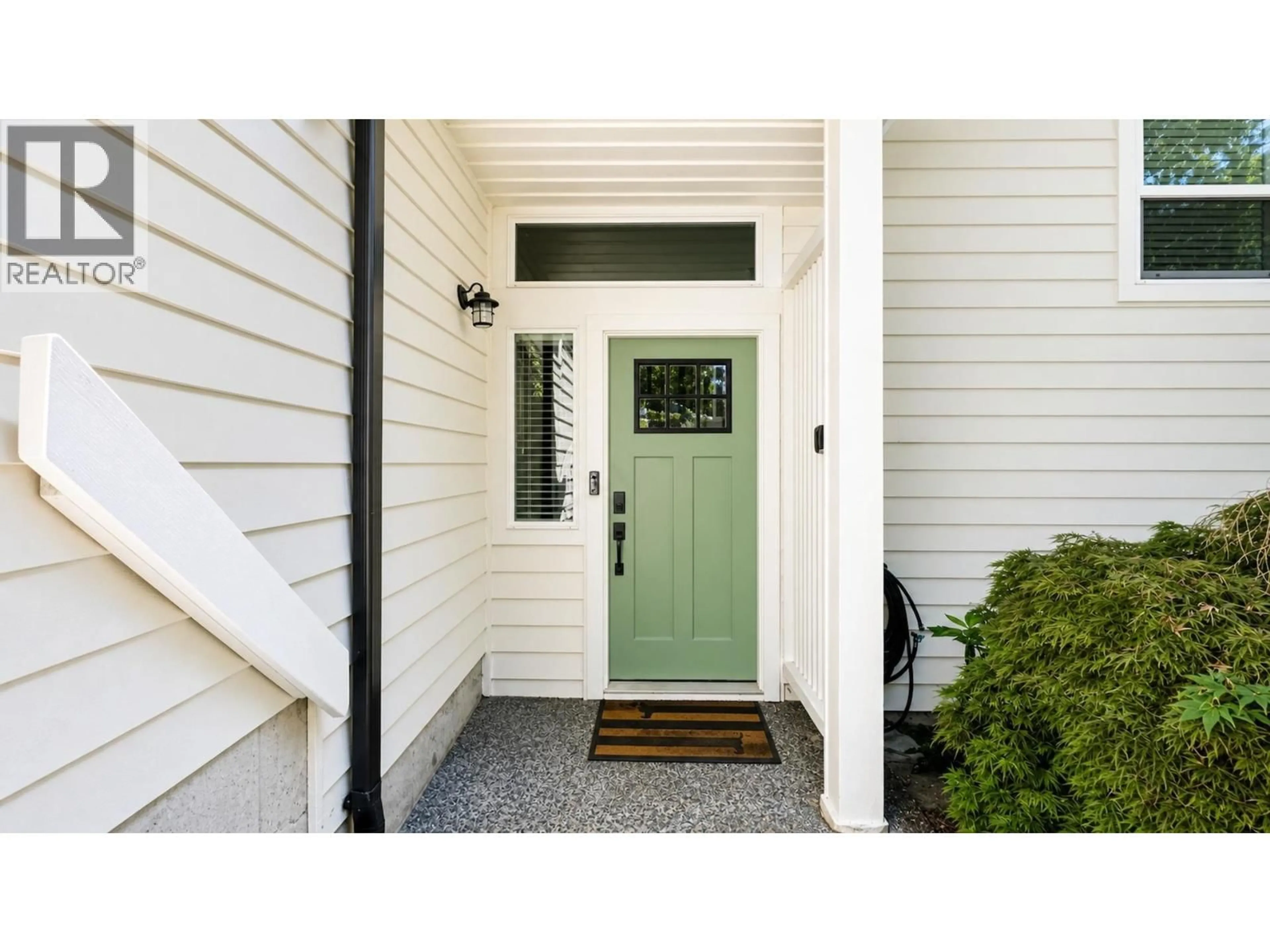 Indoor entryway for 7 MAUDE COURT, Port Moody British Columbia V3H4E7