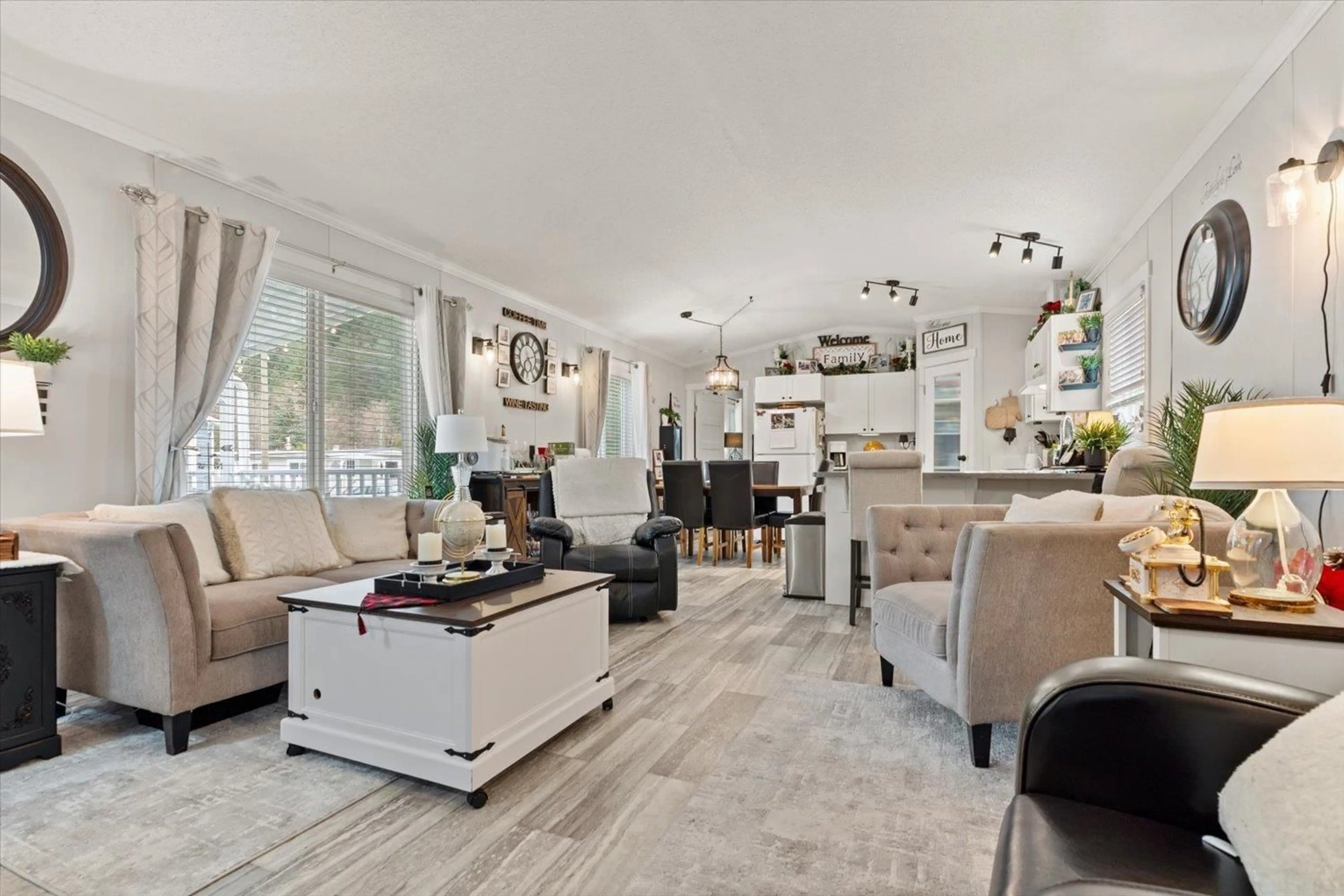 Living room with furniture, unknown for 58 - 65367 KAWKAWA LAKE ROAD, Hope British Columbia V0X1L1