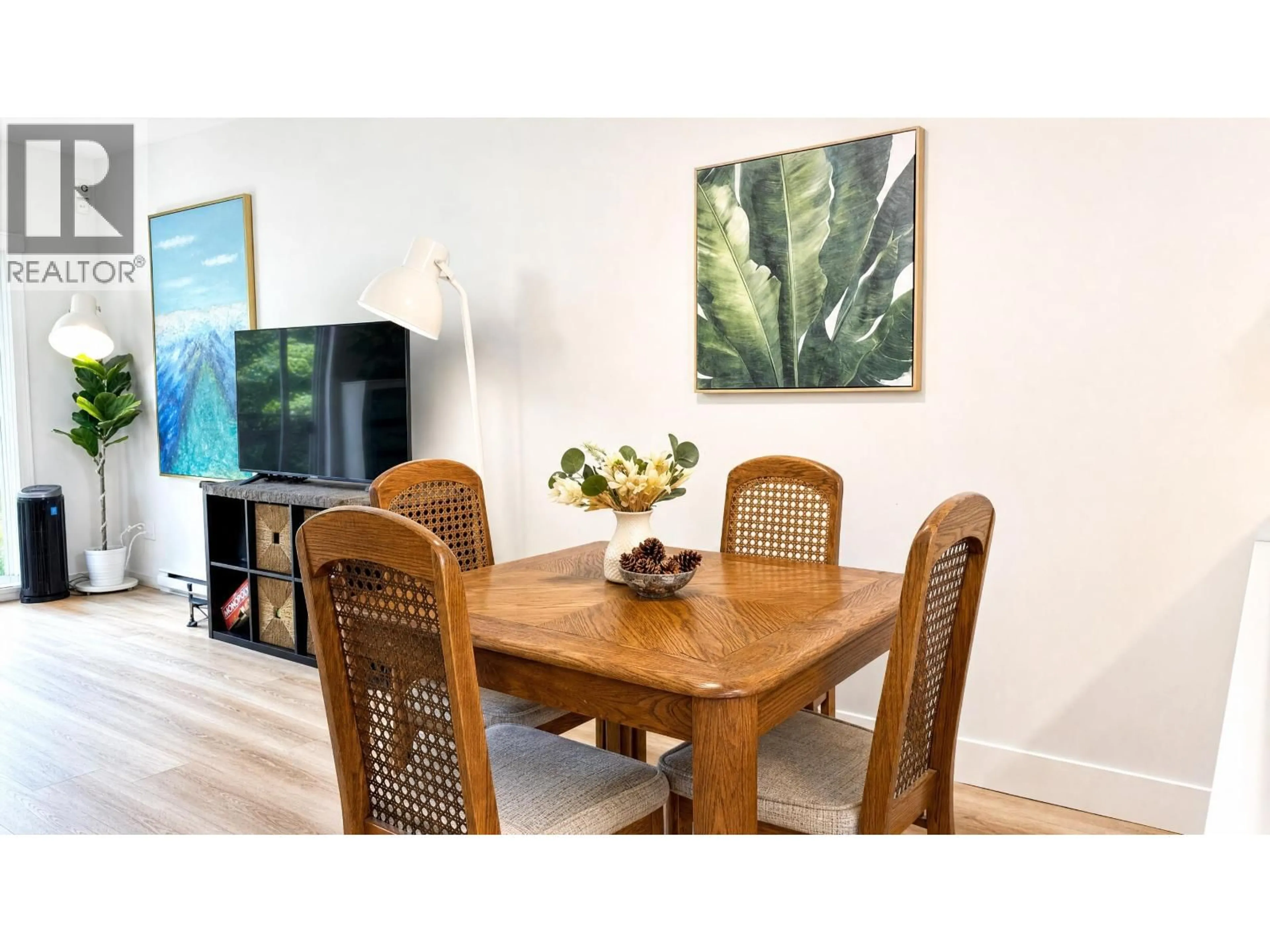 Dining room, wood/laminate floor for 204 - 7168 STRIDE AVENUE, Burnaby British Columbia V3N1T7