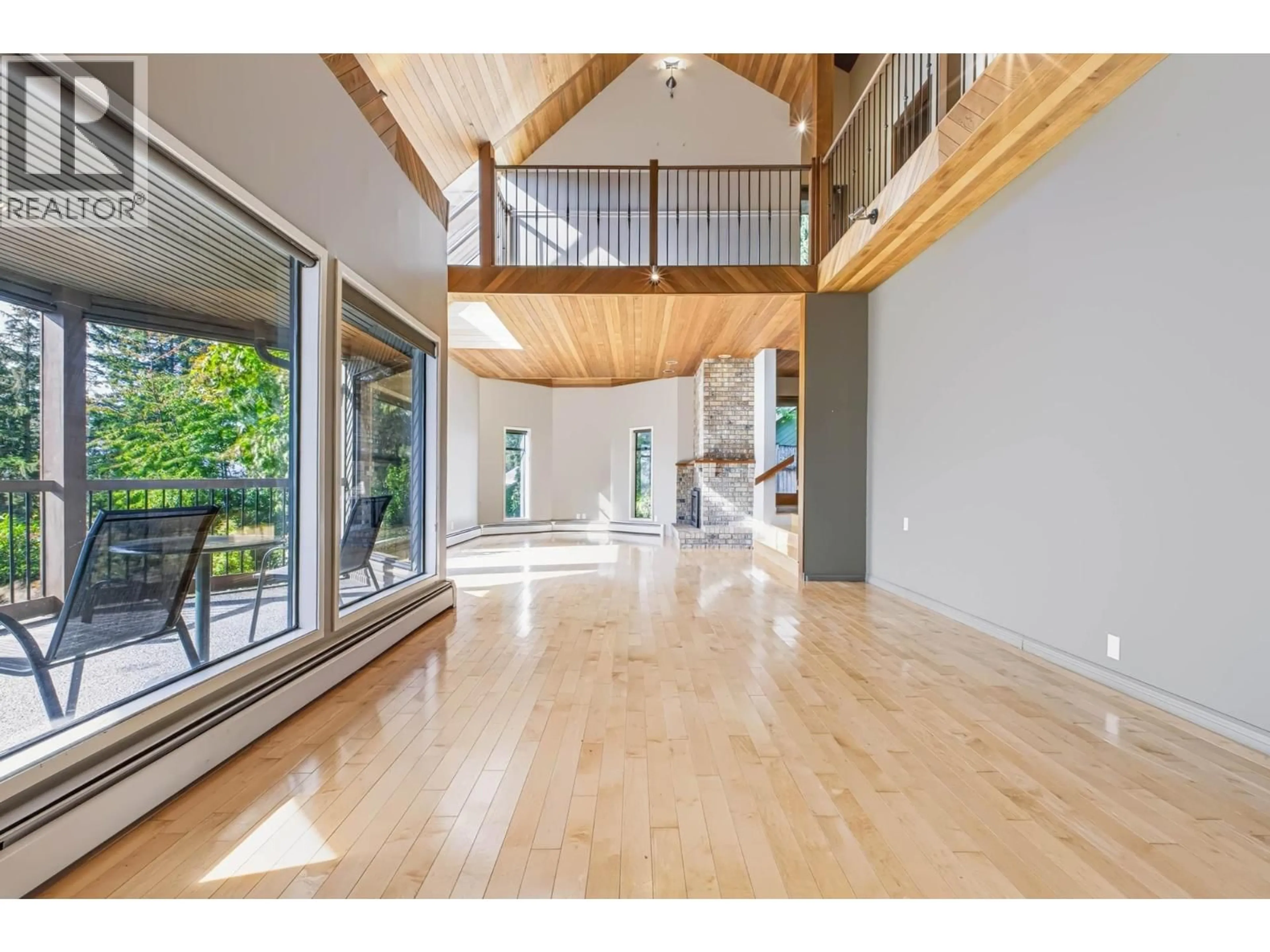 Indoor foyer for 60 WALTON WAY, Port Moody British Columbia V3H3P3