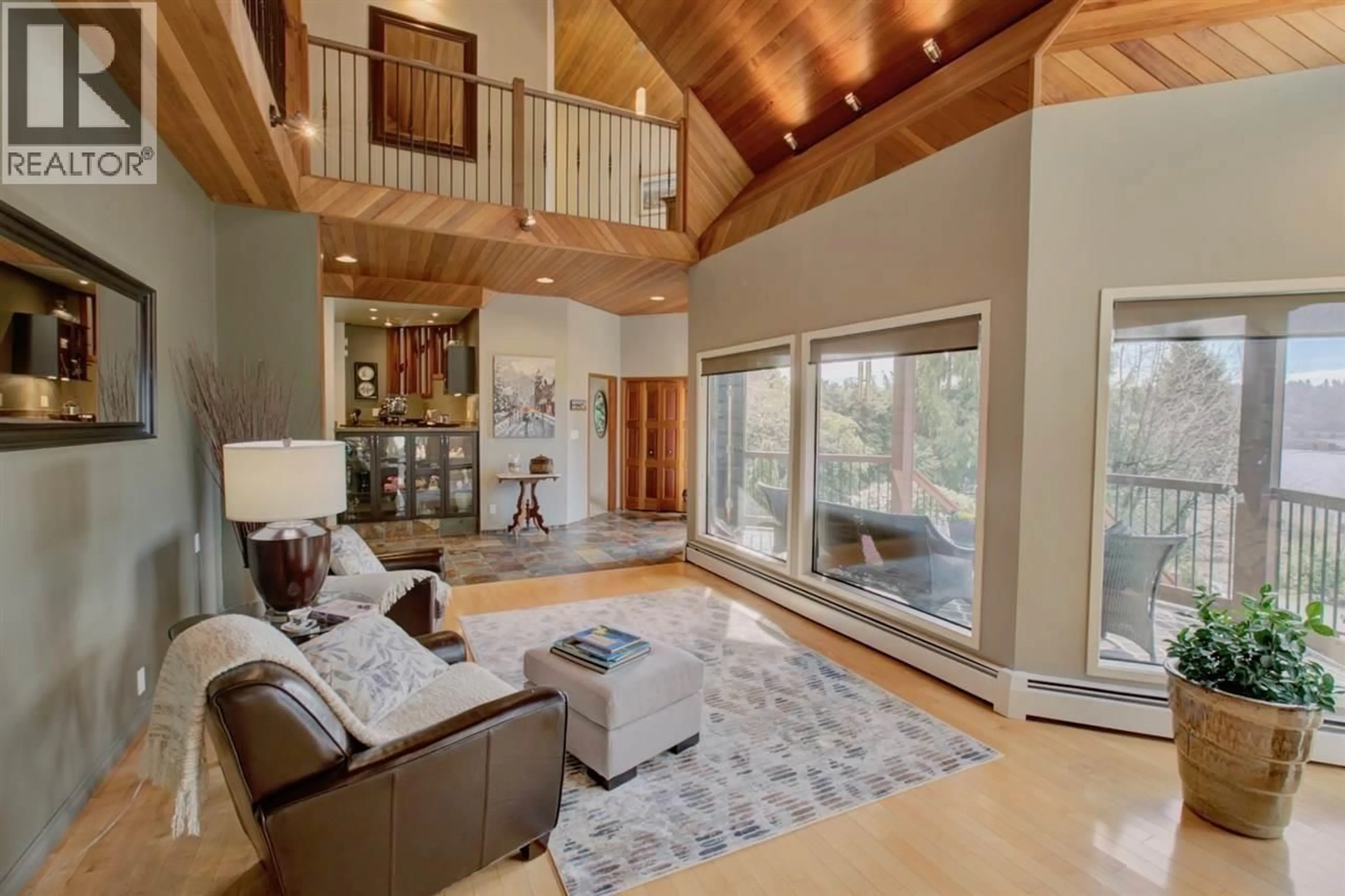 Living room with furniture, wood/laminate floor for 60 WALTON WAY, Port Moody British Columbia V3H3P3
