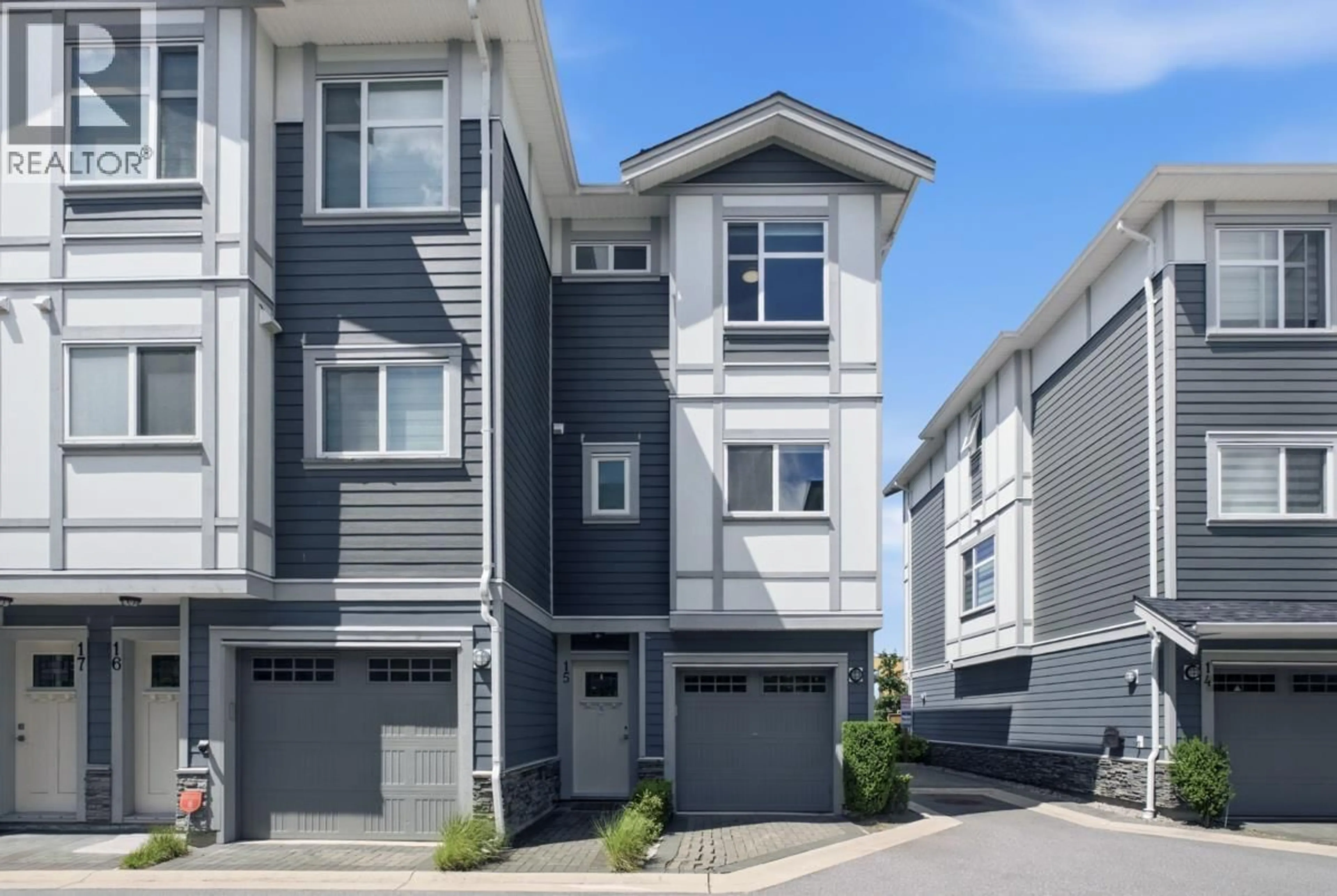 Home with vinyl exterior material, street for 15 - 9560 ALEXANDRA ROAD, Richmond British Columbia V6X1C5