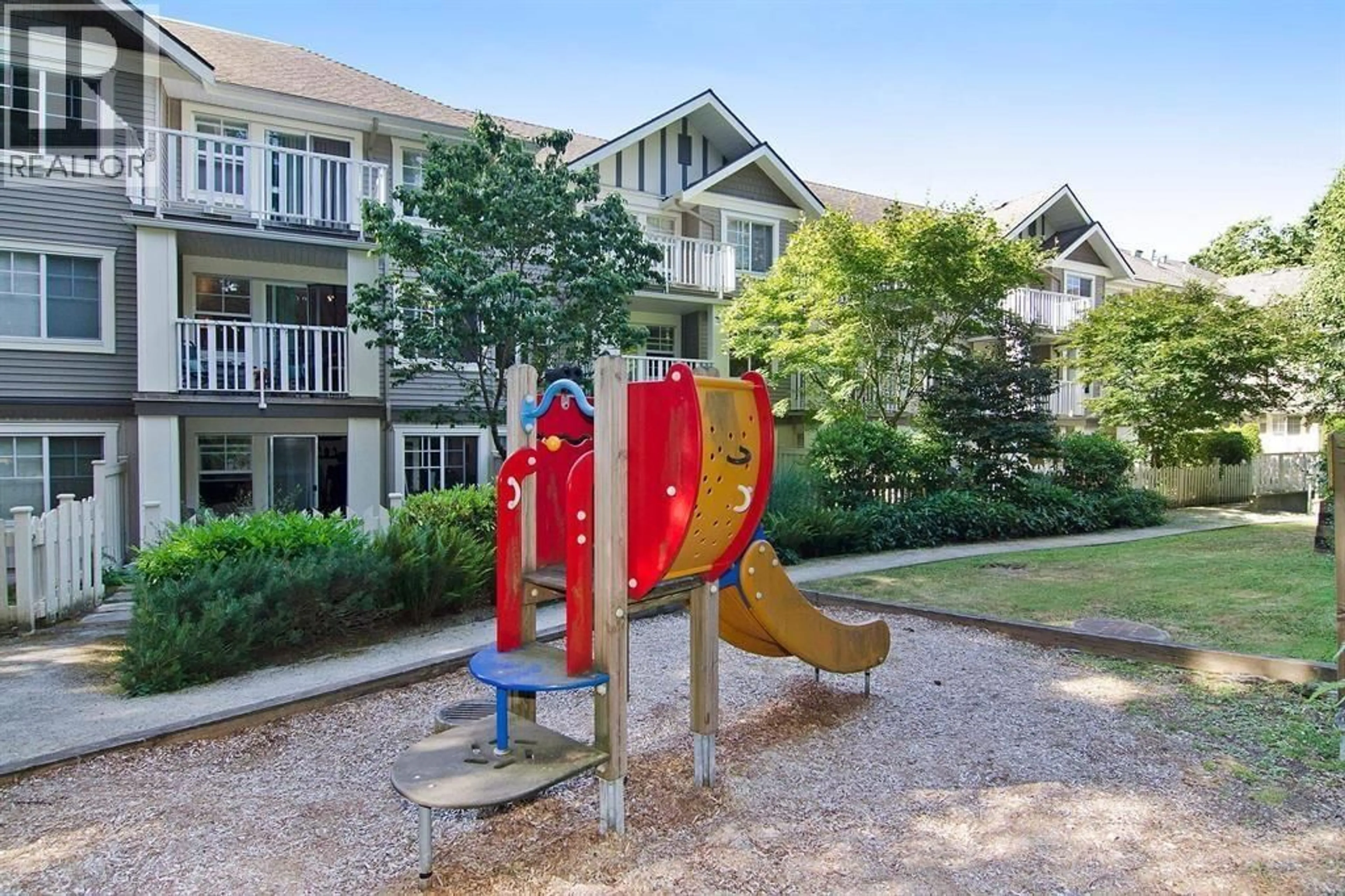 Patio, unknown for 311 - 7330 SALISBURY AVENUE, Burnaby British Columbia V5E4N8