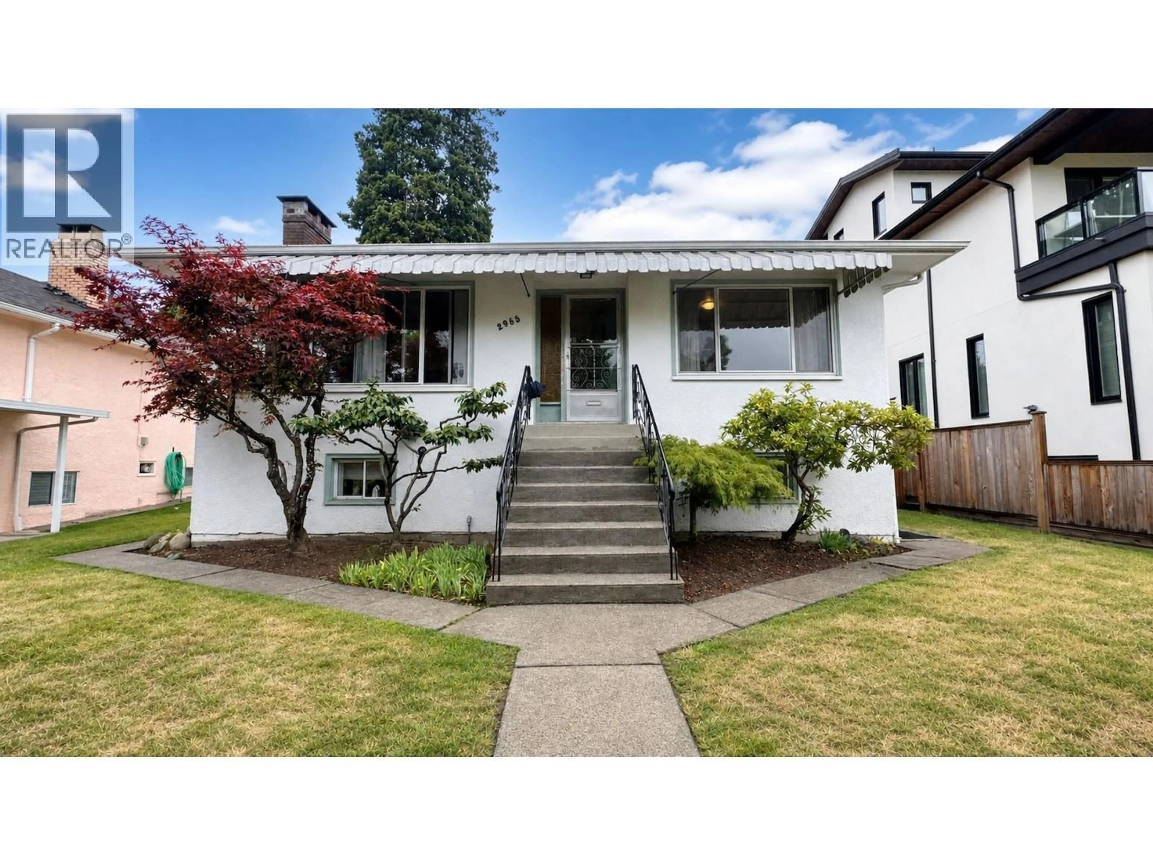 Home with vinyl exterior material, street for 2965 8TH AVENUE, Vancouver British Columbia V5M1X2