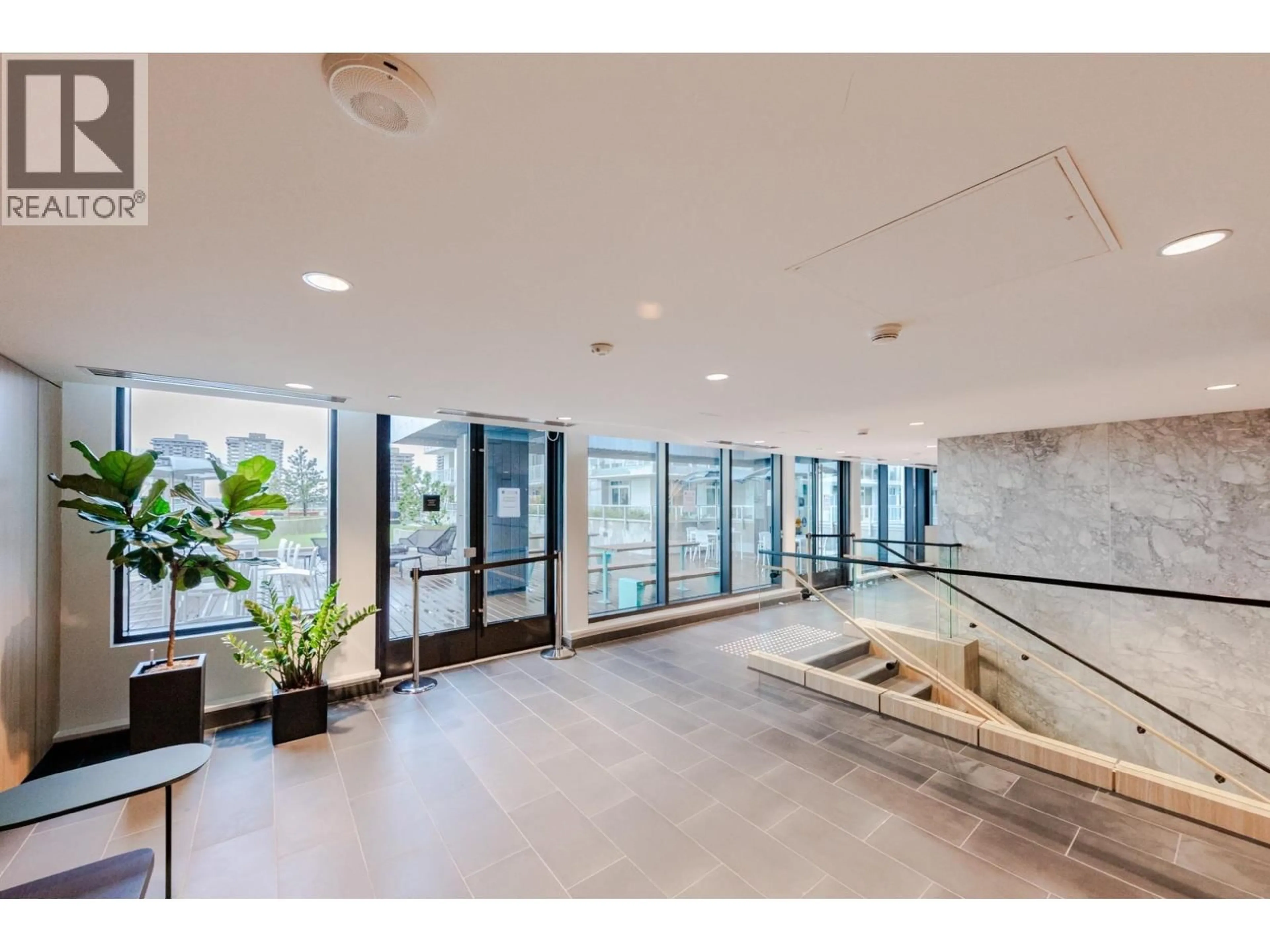 Indoor foyer for 605 - 3833 EVERGREEN PLACE, Burnaby British Columbia V3J0M2