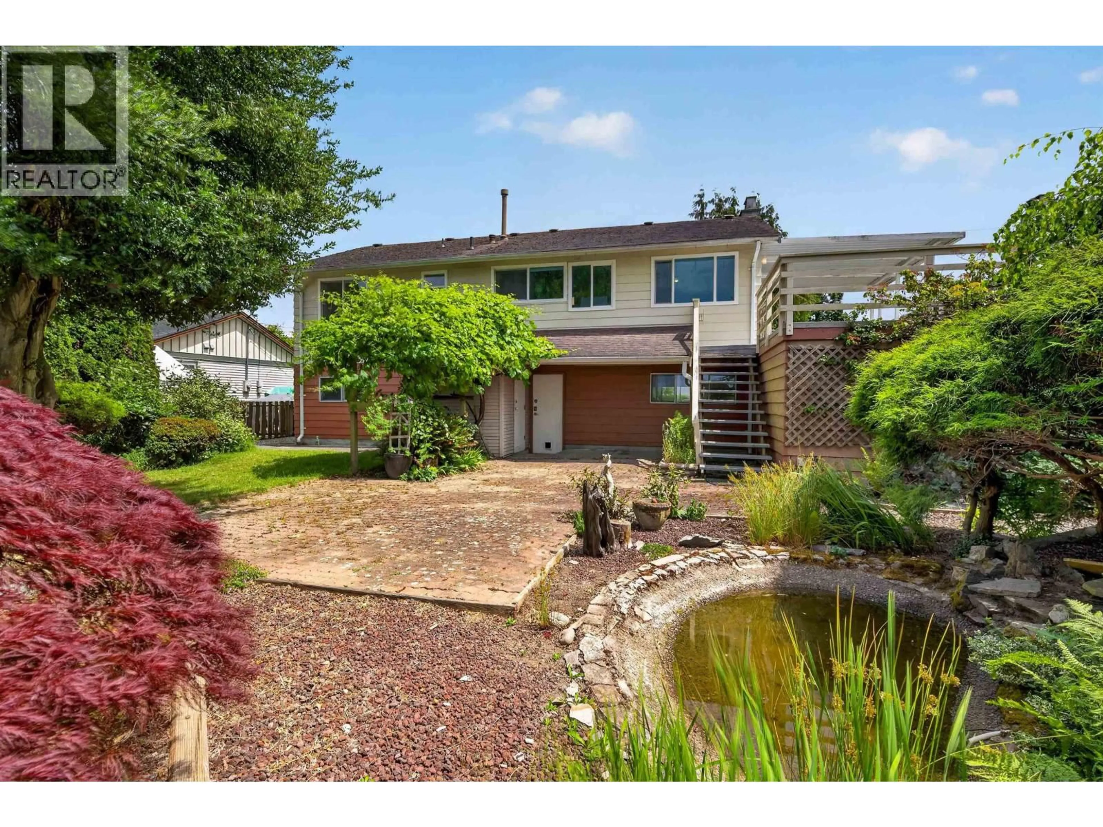 A pic from outside/outdoor area/front of a property/back of a property/a pic from drone, street for 4351 48A STREET, Delta British Columbia V4K2P8