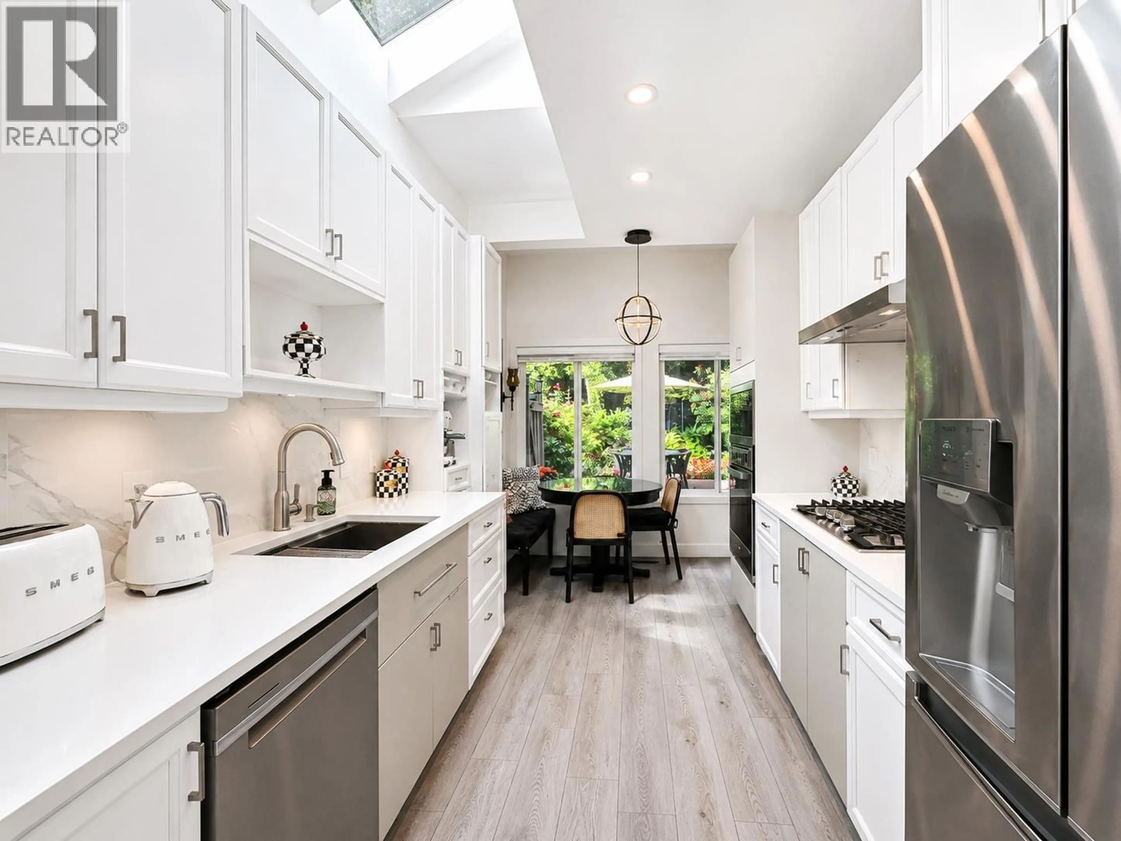 Contemporary kitchen, ceramic/tile floor for 1741 RUFUS DRIVE, North Vancouver British Columbia V7J3L8