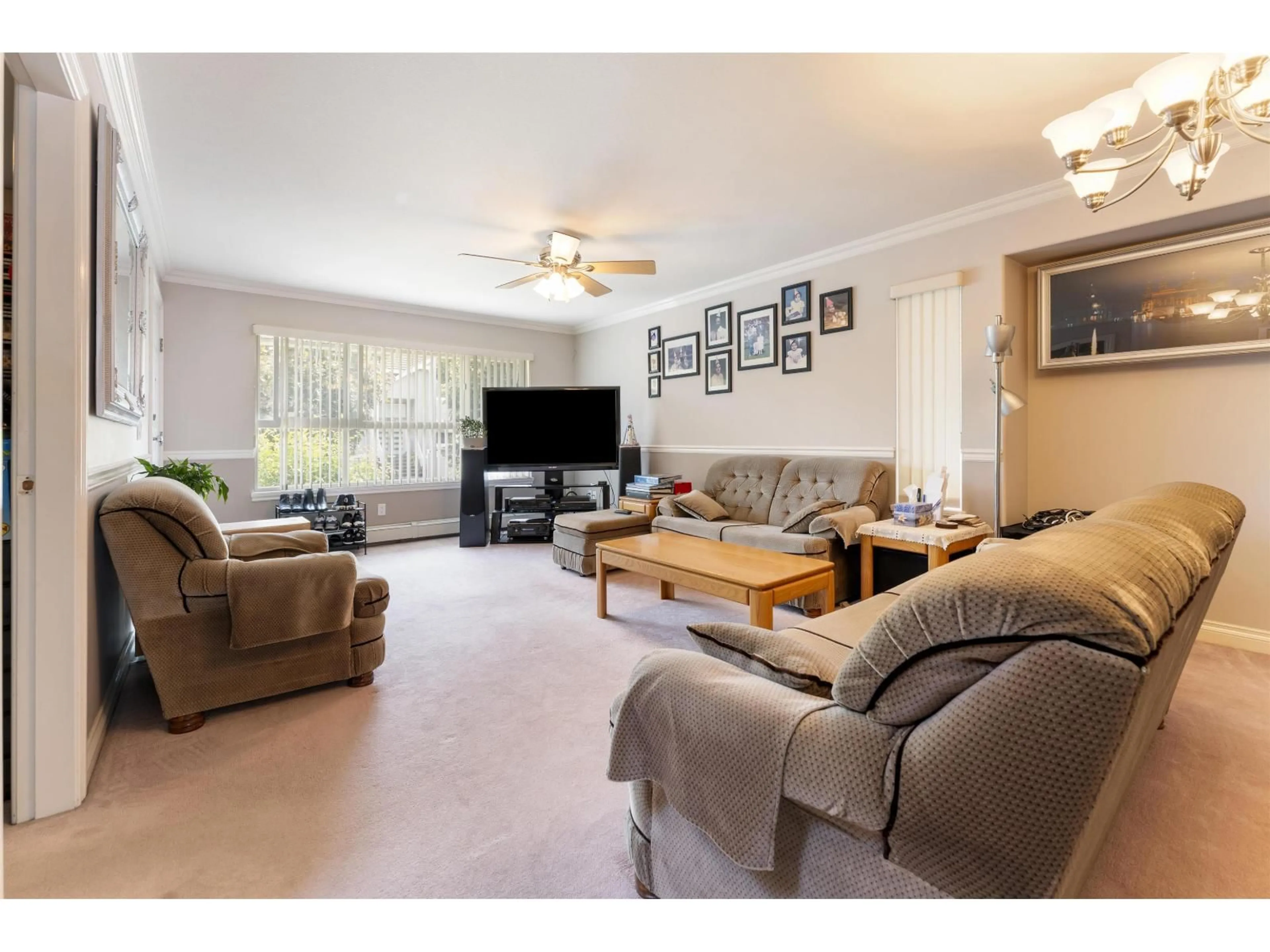 Living room with furniture, unknown for 6685 127TH STREET, Surrey British Columbia V3W1G5