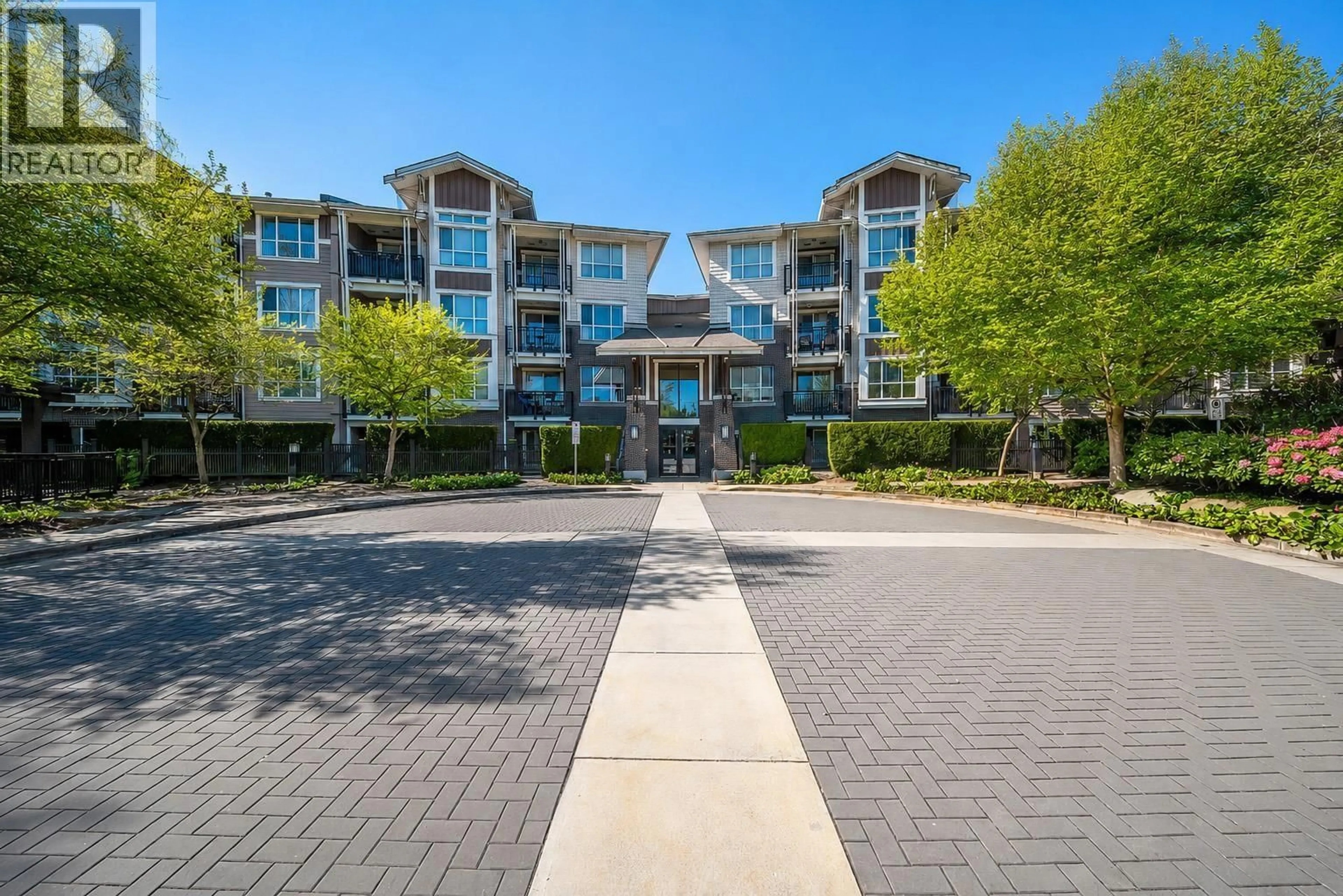A pic from outside/outdoor area/front of a property/back of a property/a pic from drone, water/lake/river/ocean view for 224 - 5788 SIDLEY STREET, Burnaby British Columbia V5J0E4