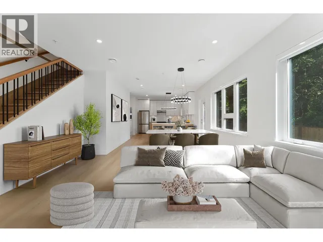 842 ST. DENIS AVENUE, North Vancouver 3