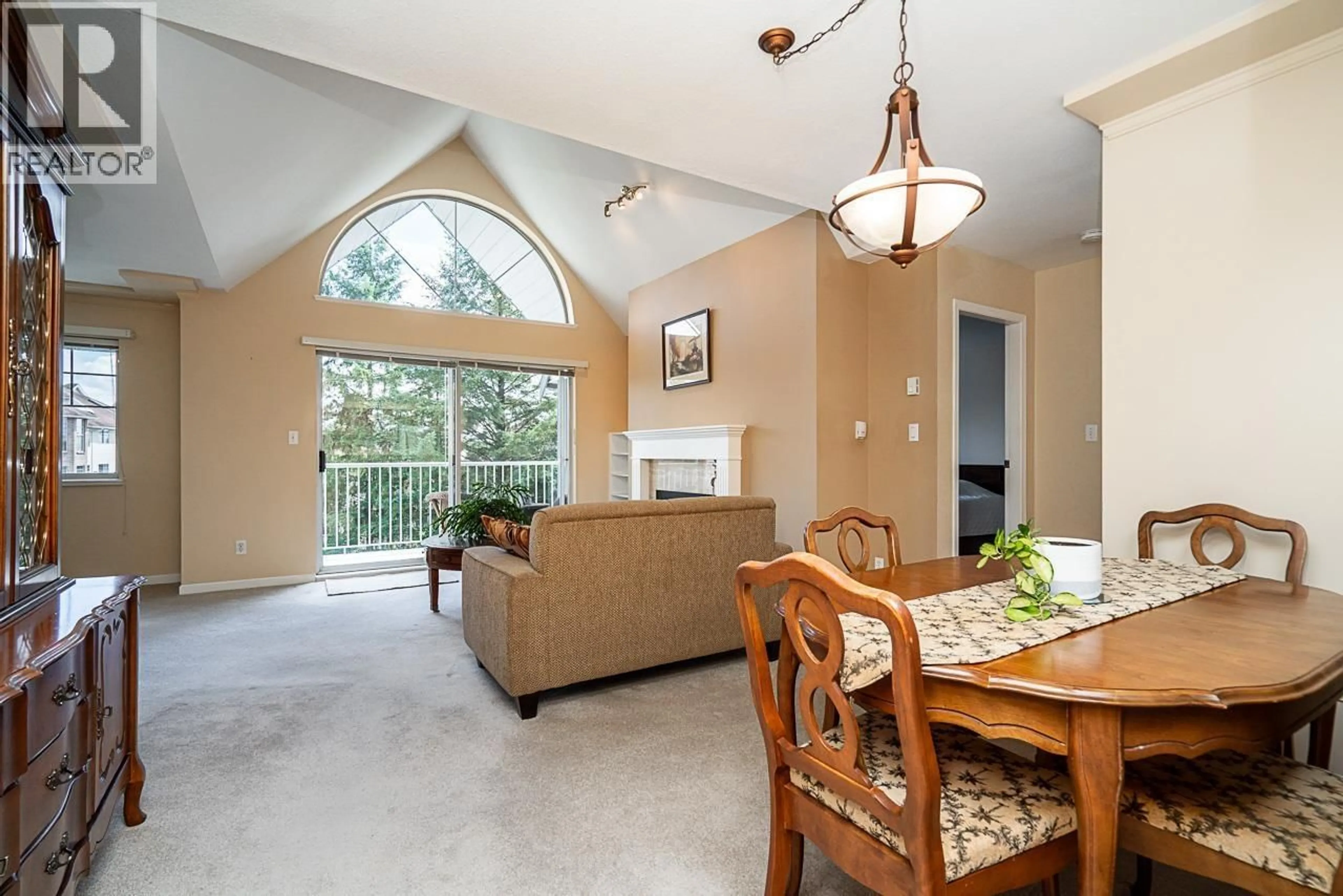 Unknown for 302 - 11601 227 STREET, Maple Ridge British Columbia V2X0J7